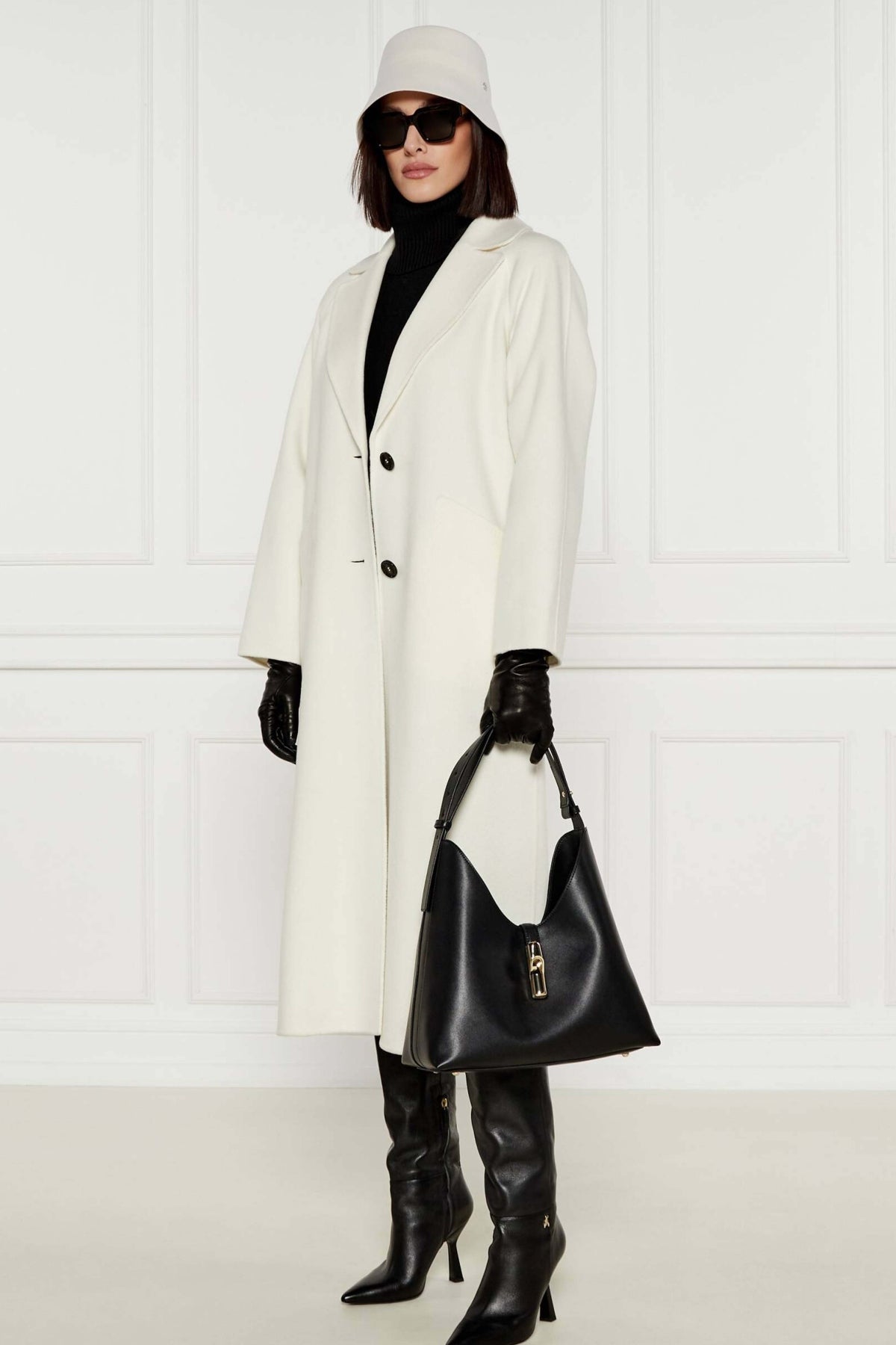 FURLA GOCCIA M HOBO en color NEGRO (1)