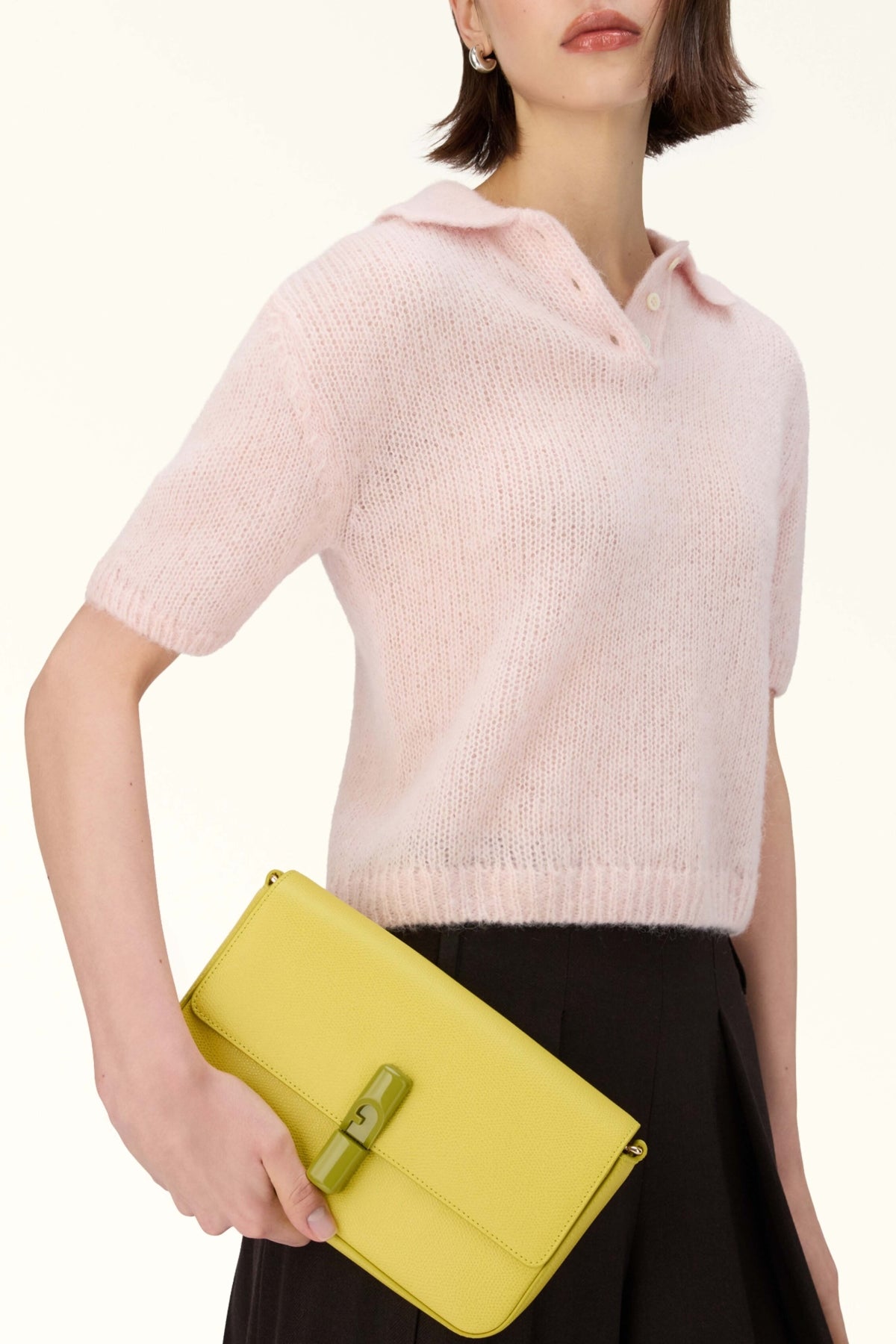 FURLA IRADE S CROSBO en color AMARILLO (1)