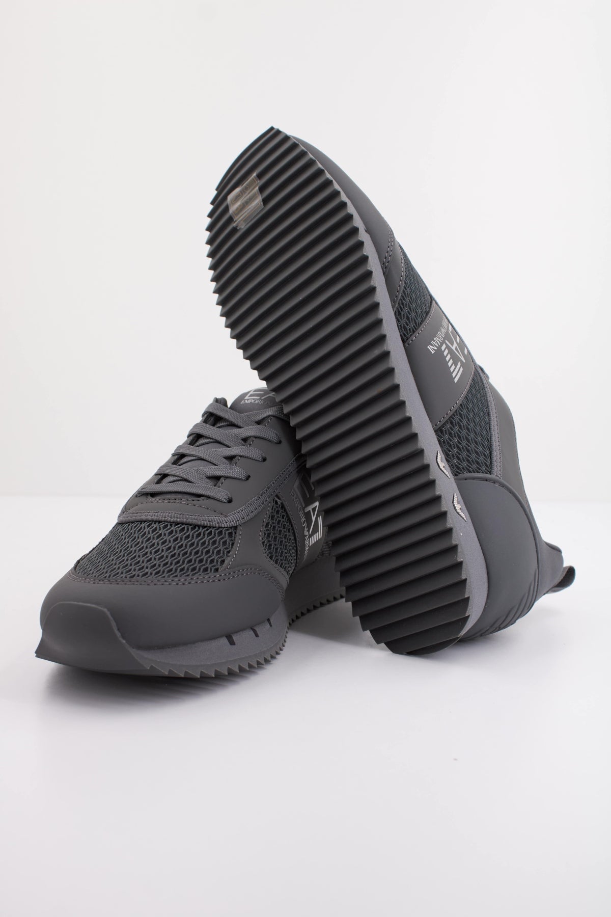 EMPORIO ARMANI X en color GRIS (5)