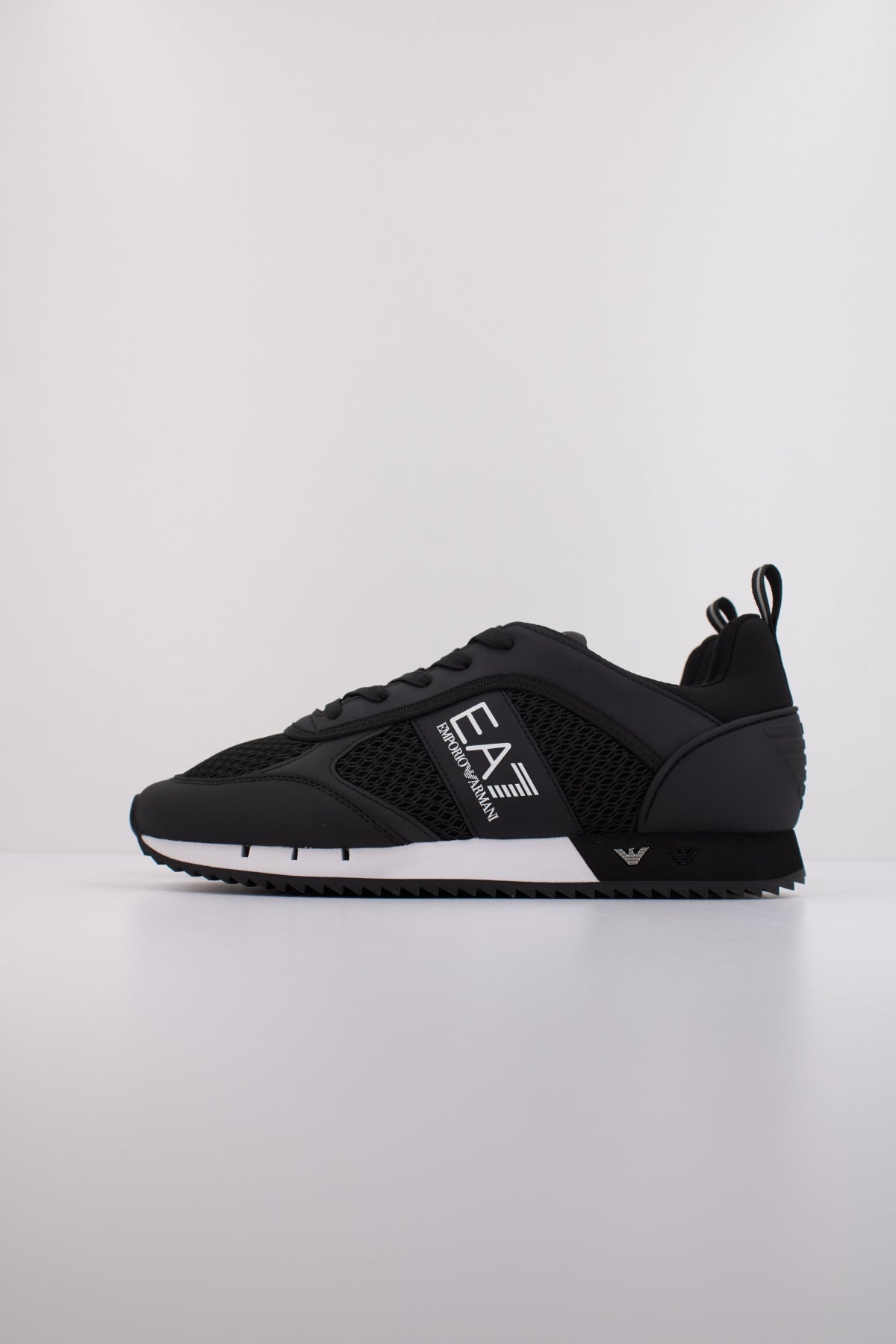 EA BY EMPORIO ARMANI X en color NEGRO (1)