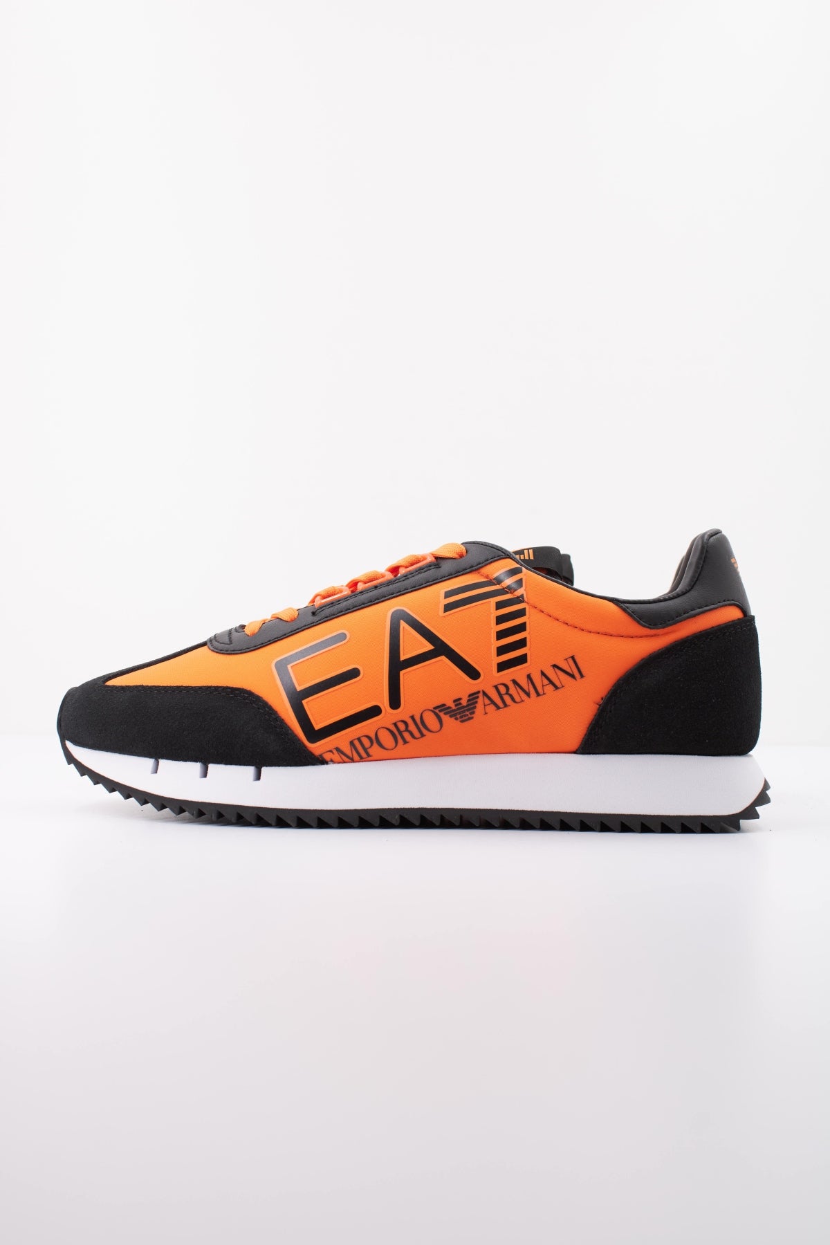 EA BY EMPORIO ARMANI X AF SNEAKER en color NARANJA (1)