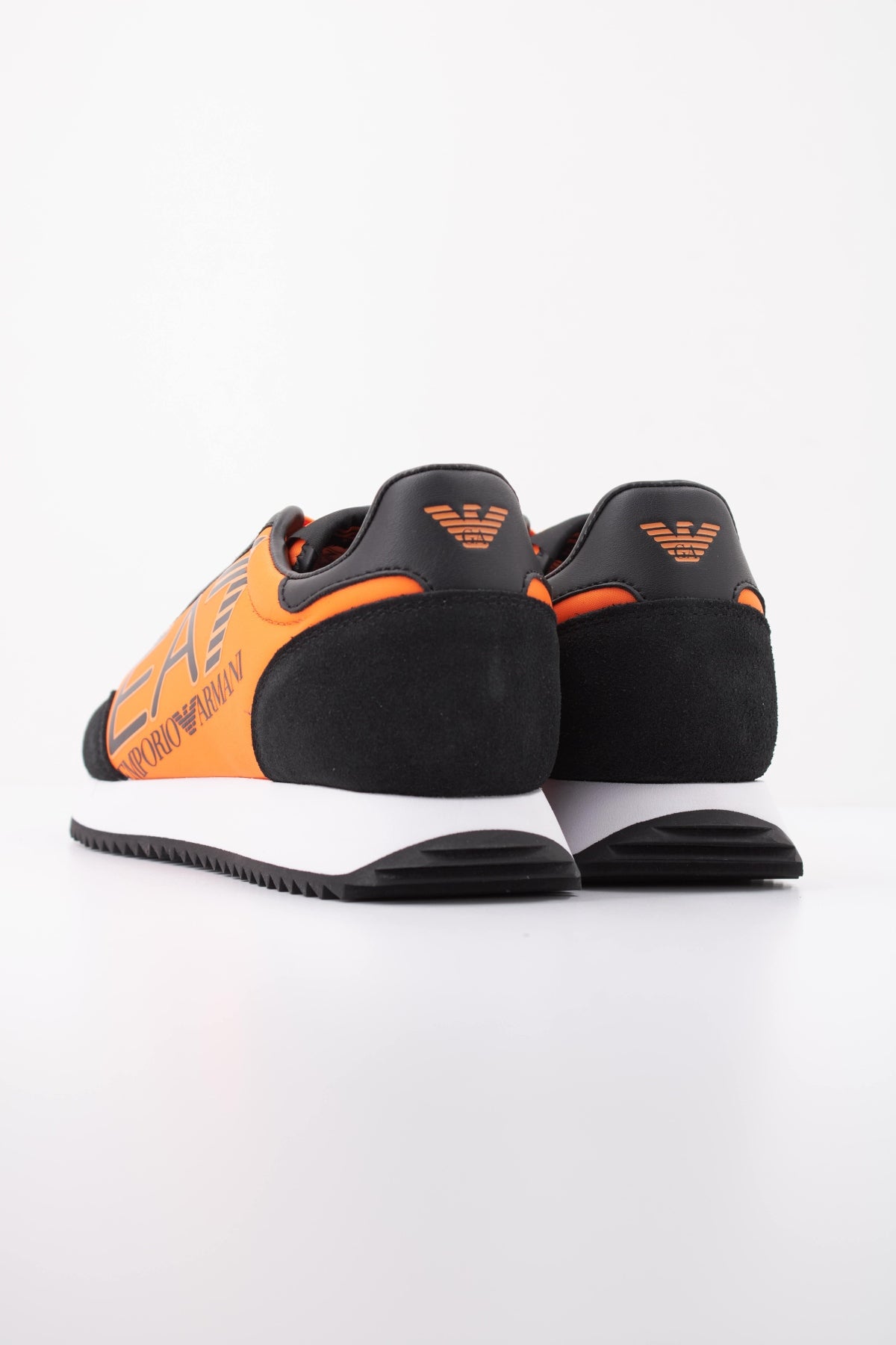 EA BY EMPORIO ARMANI X AF SNEAKER en color NARANJA (4)