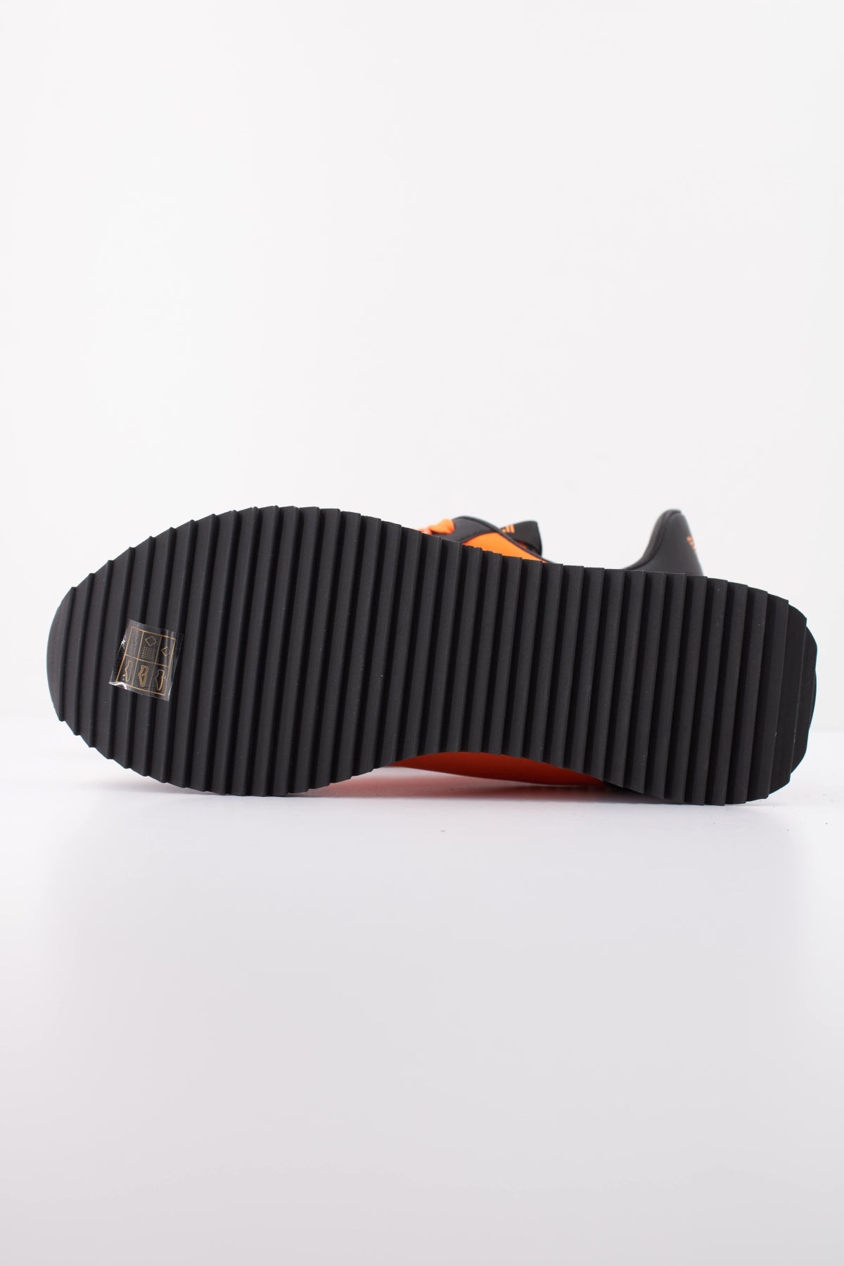 EA BY EMPORIO ARMANI X AF SNEAKER en color NARANJA (5)