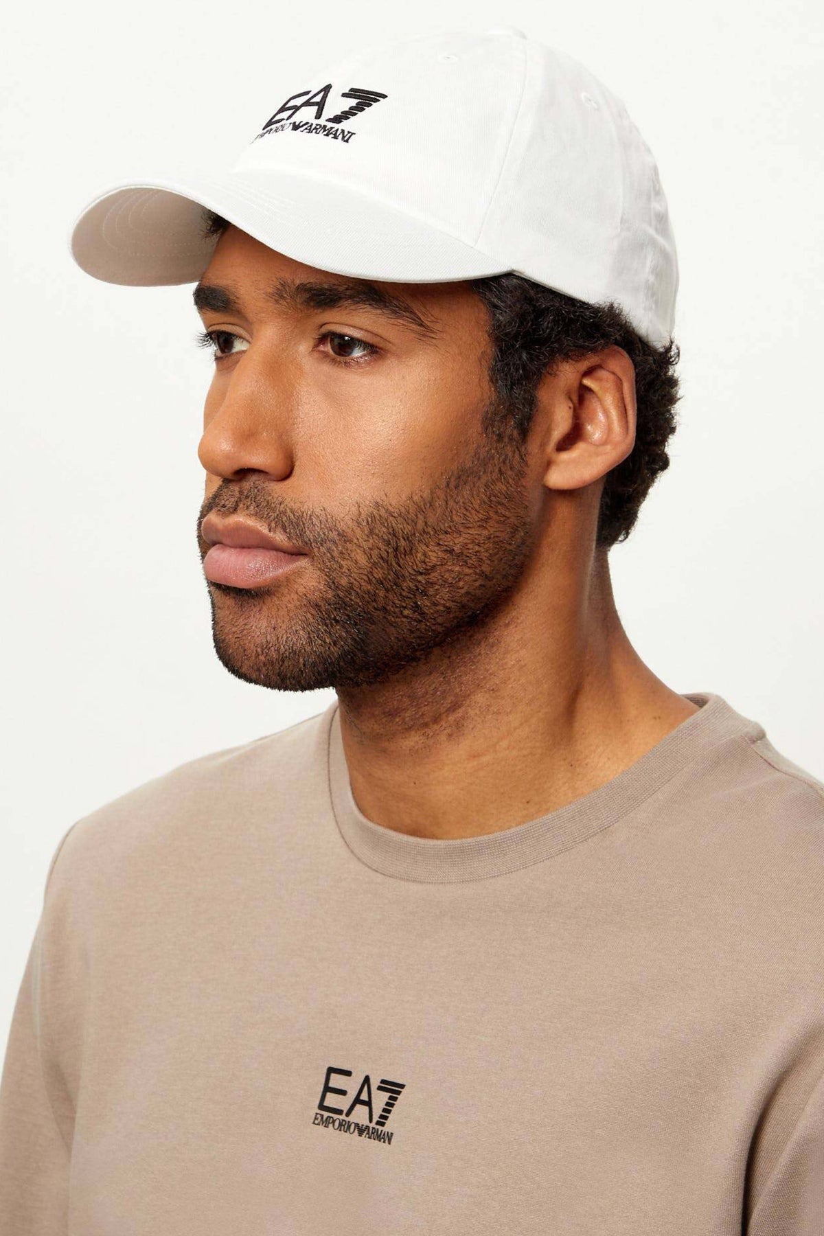EMPORIO ARMANI BASEBALL HAT en color BLANCO (1)