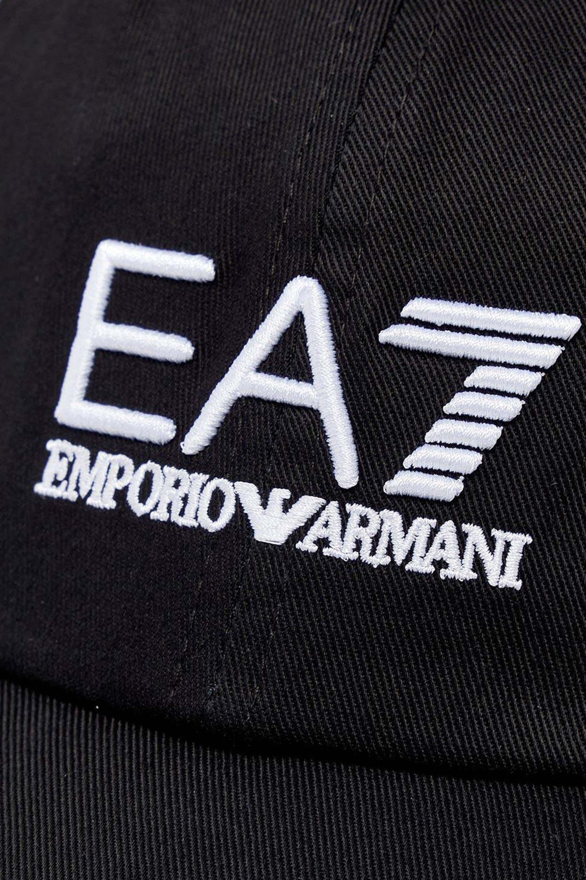 EA BY EMPORIO ARMANI BASEBALL HAT en color NEGRO (4)
