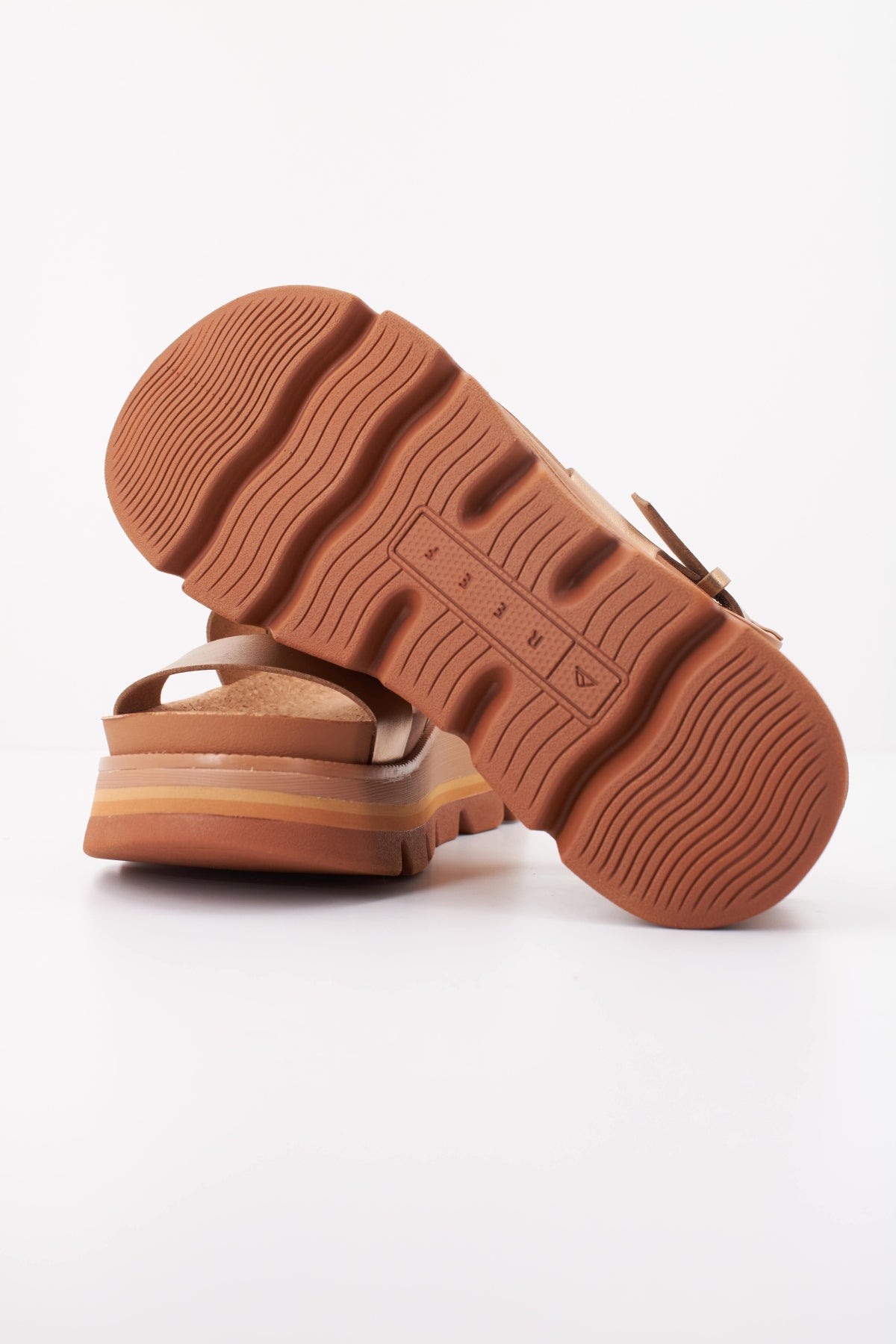 REEF VISTA LUXE LIAH en color ORO (5)