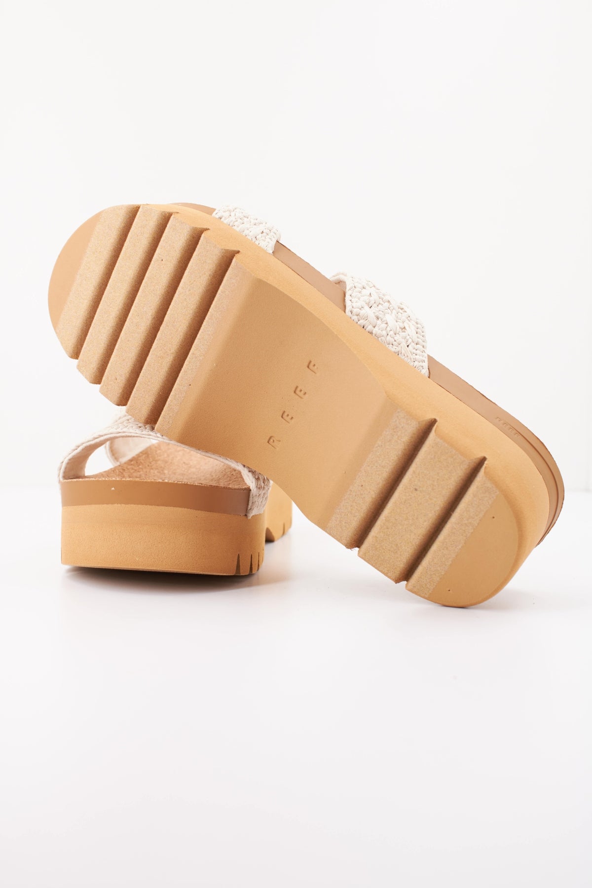 REEF CUSHION VISTA HIGHER en color BLANCO (5)