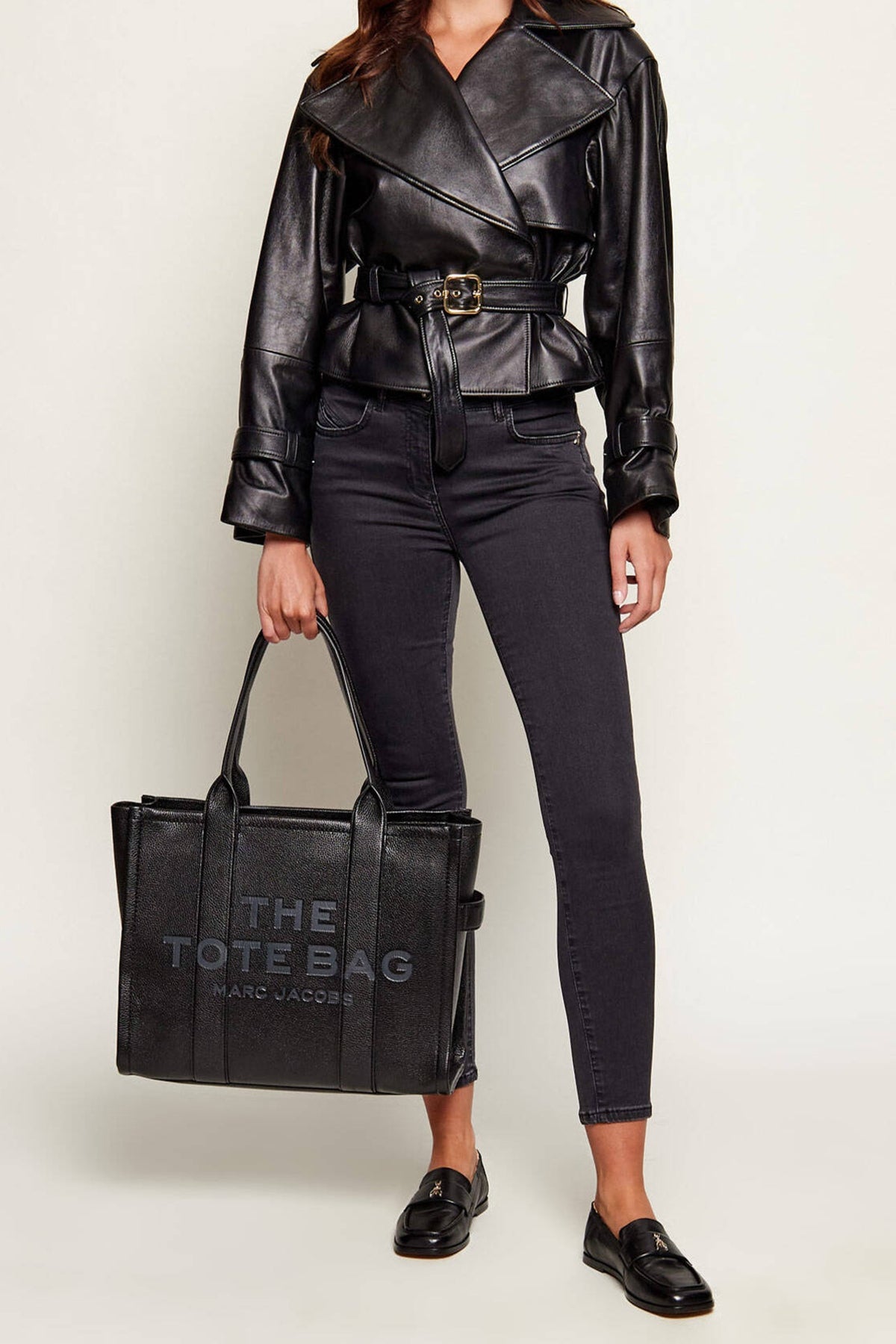 MARC JACOBS THE LARGE TOTE en color NEGRO (4)