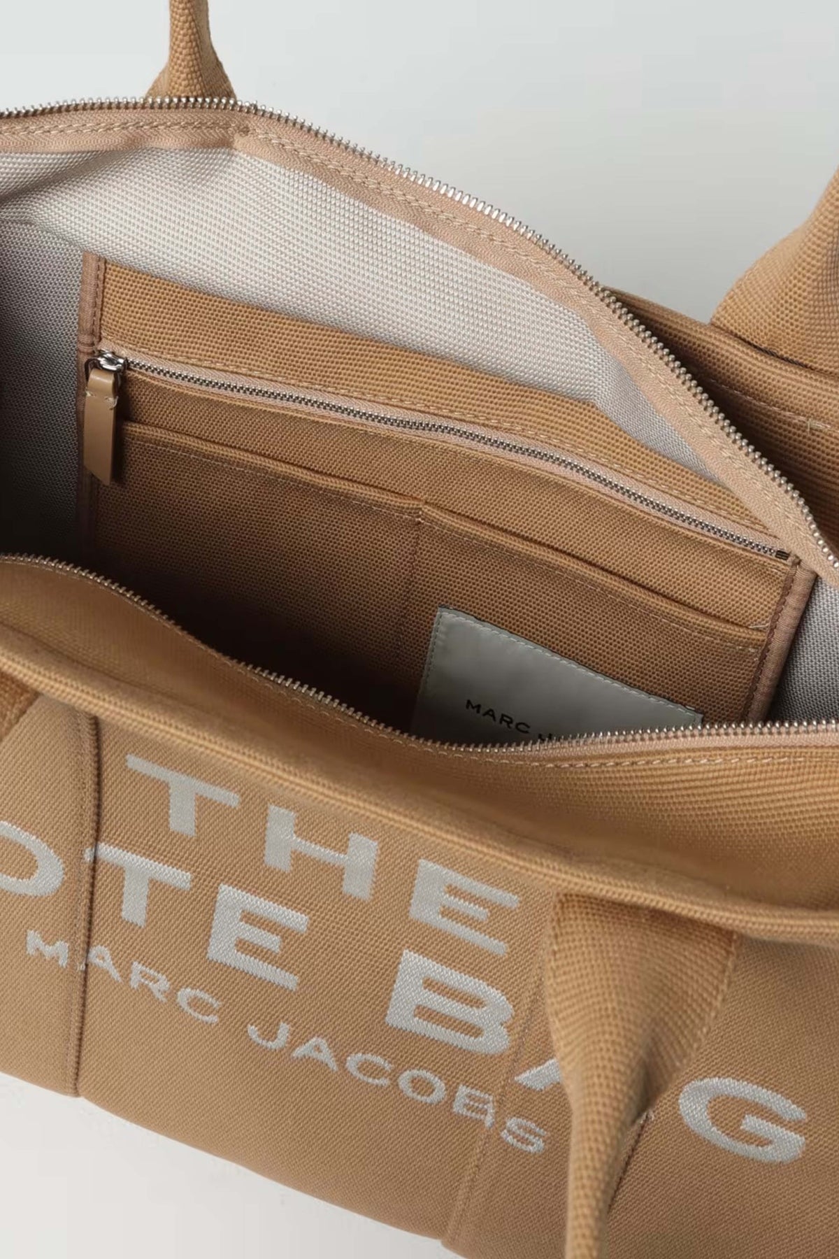 MARC JACOBS M en color MARRON (3)