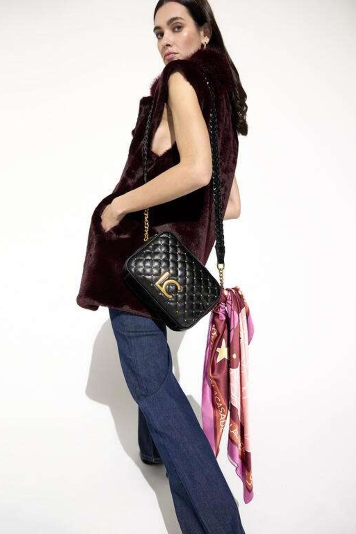LOLA CASADEMUNT PADDED SHOULDER BAG WITH MINI STUDS en color NEGRO (1)