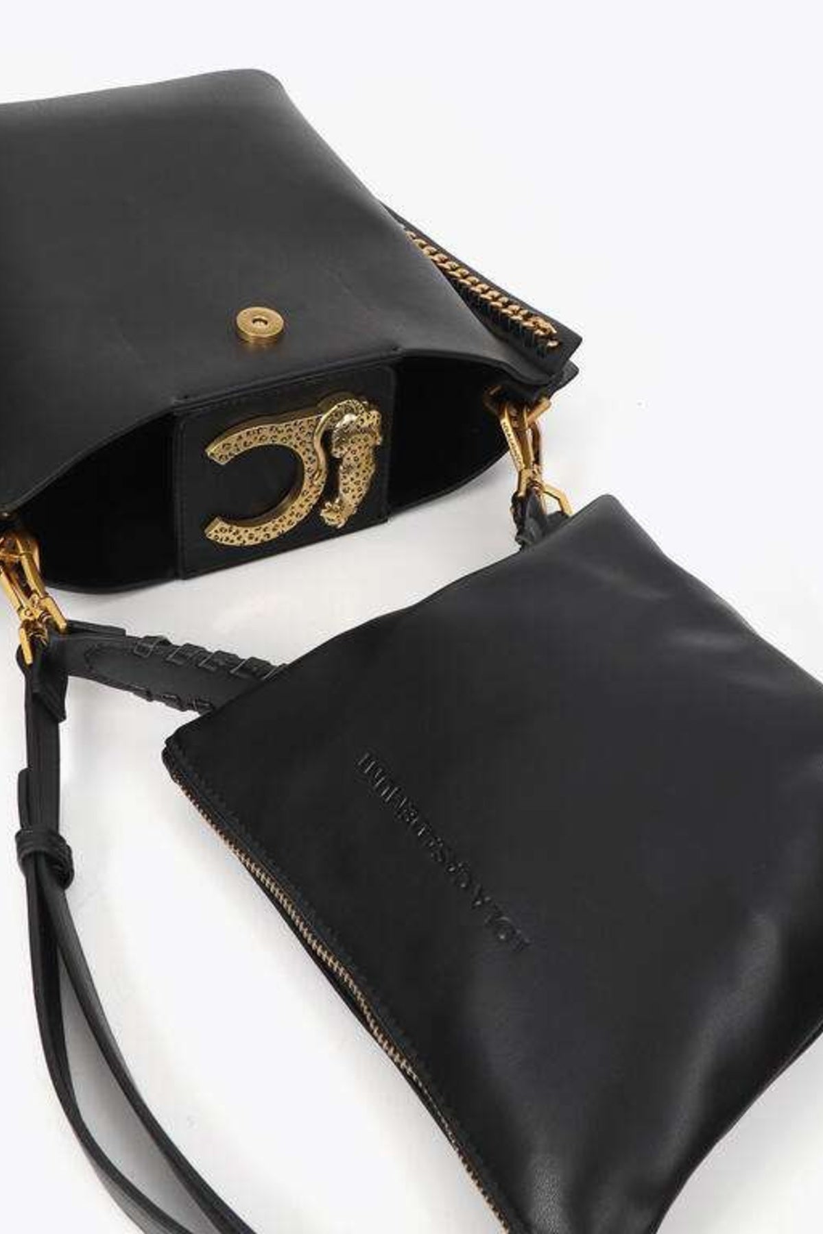 LOLA CASADEMUNT CROSSBODY BAG WITH CHAIN DETAIL AND LEOP en color NEGRO (5)