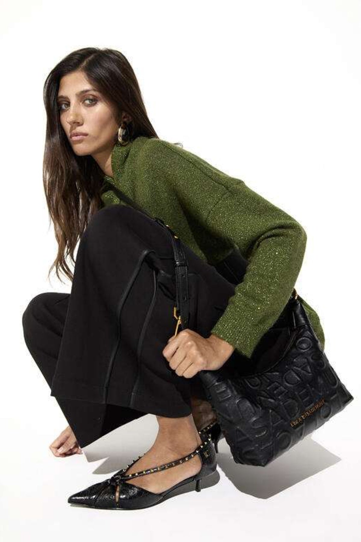 LOLA CASADEMUNT LEATHER EFFECT SHOULDER BAG WITH EMBOSSE en color NEGRO (1)