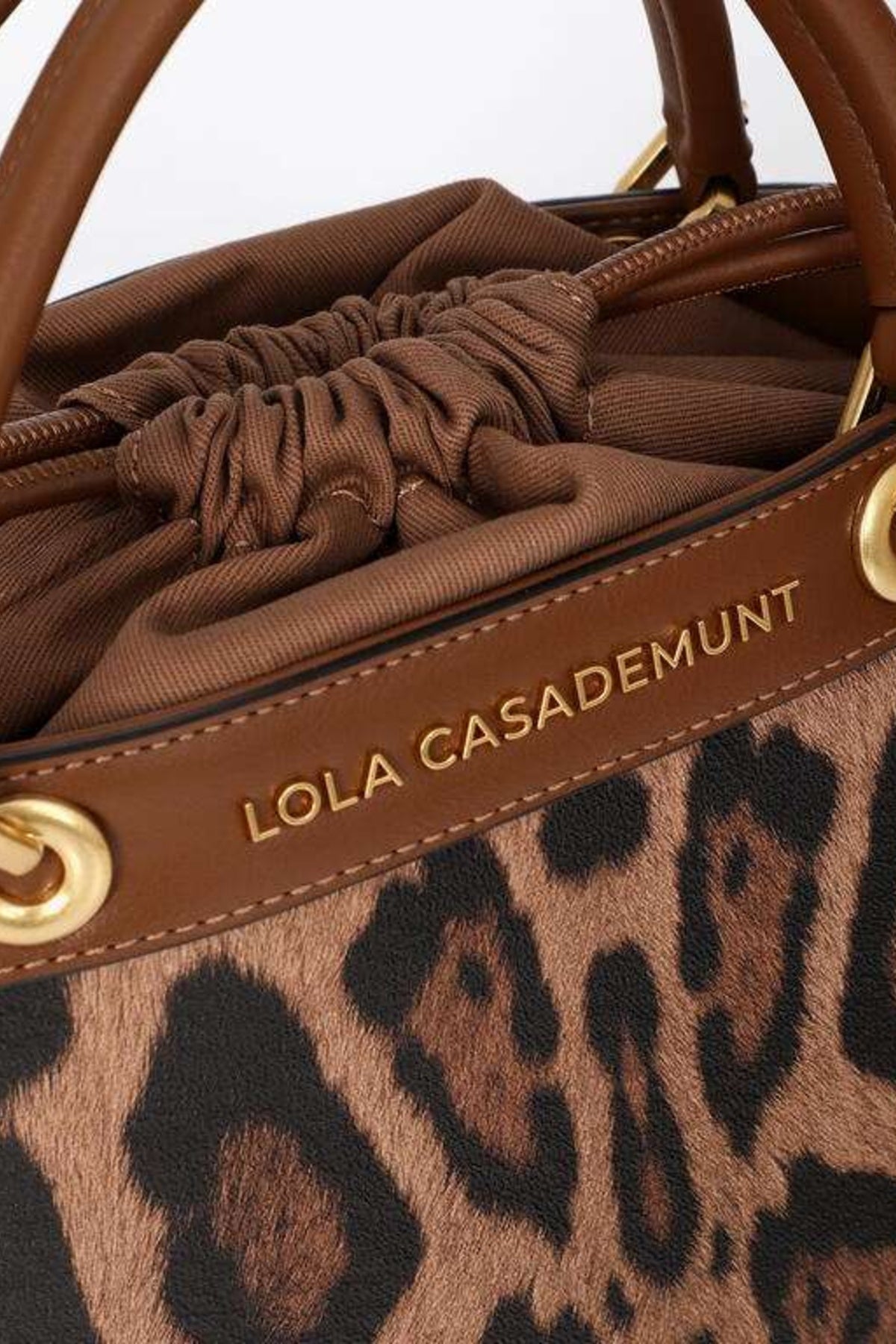 LOLA CASADEMUNT COMBINED BUCKET BAG WITH LEATHER EFFECT en color ANIMAL PRINT (6)