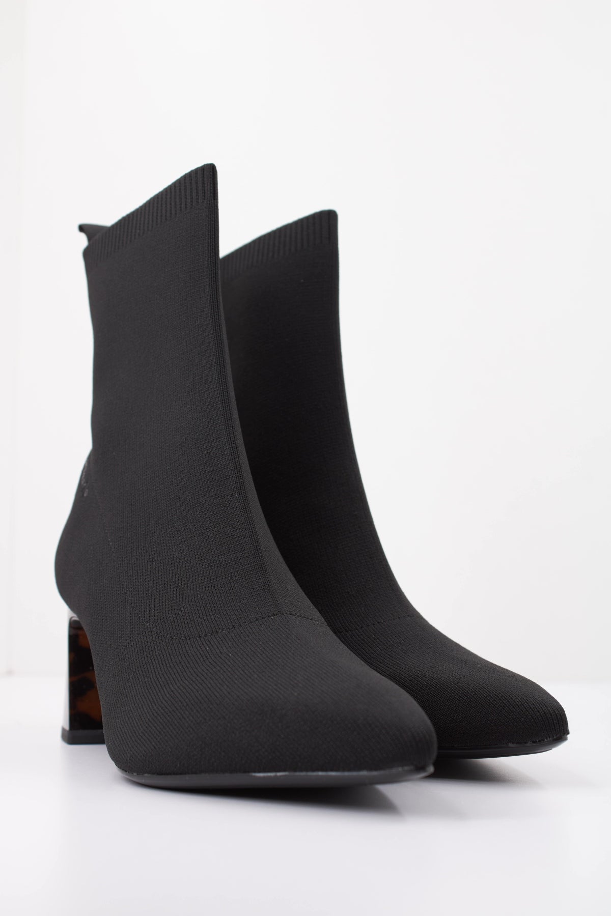 TAMARIS BOTIN TACON en color NEGRO (2)