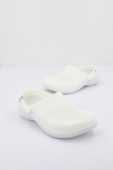CROCS LITERIDE CLOG en color BLANCO (1)