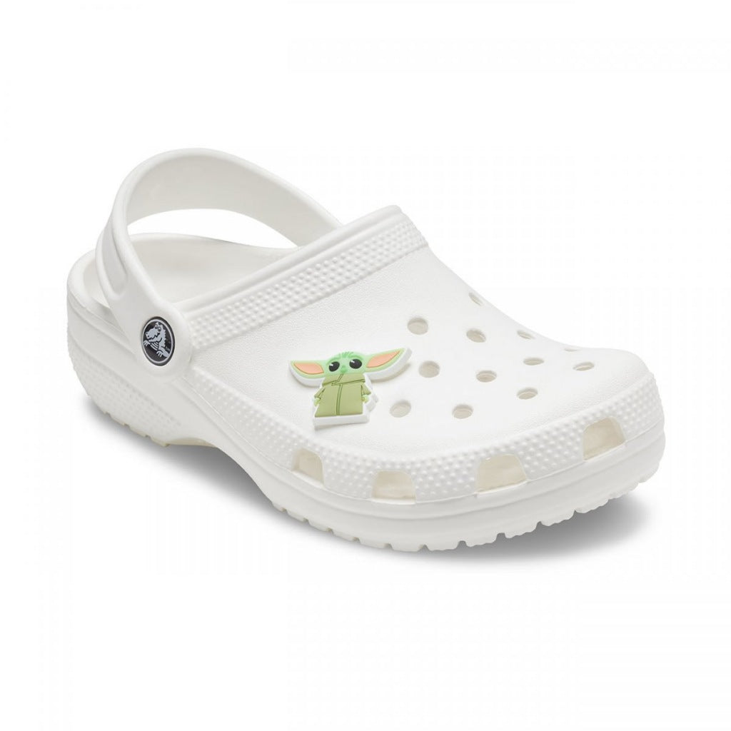 CROCS JIBBITS CHARMS GROGU THE MANDALORIAN en color VERDE (5)