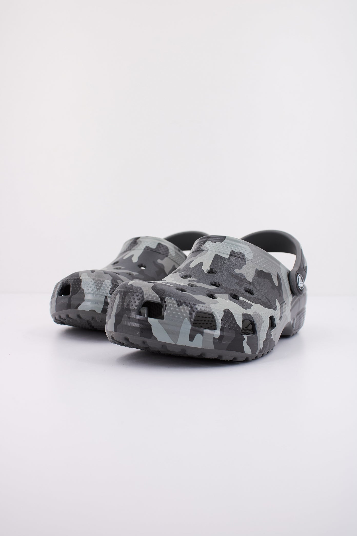 CROCS CLASSIC PRINTED CAMO CLOG en color GRIS (2)