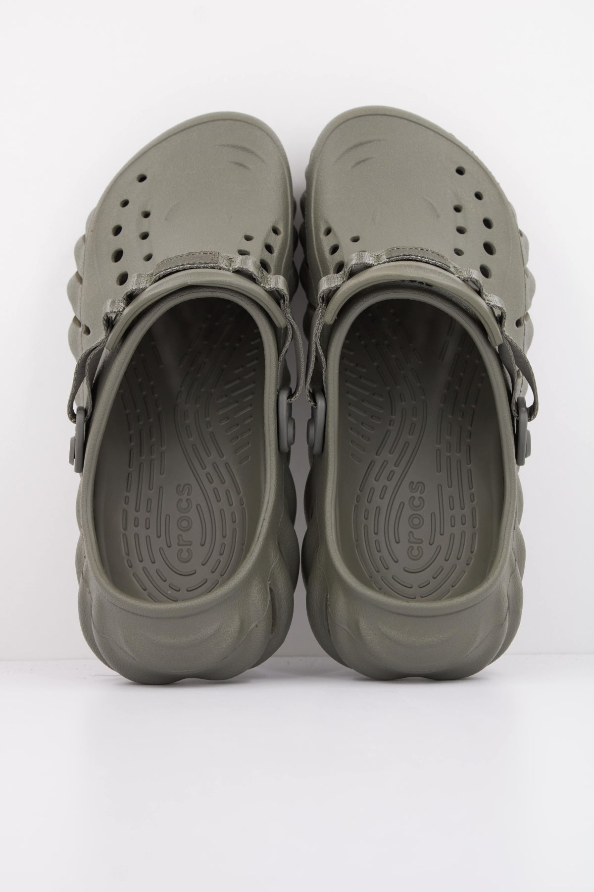 CROCS ECHO U en color VERDE (3)