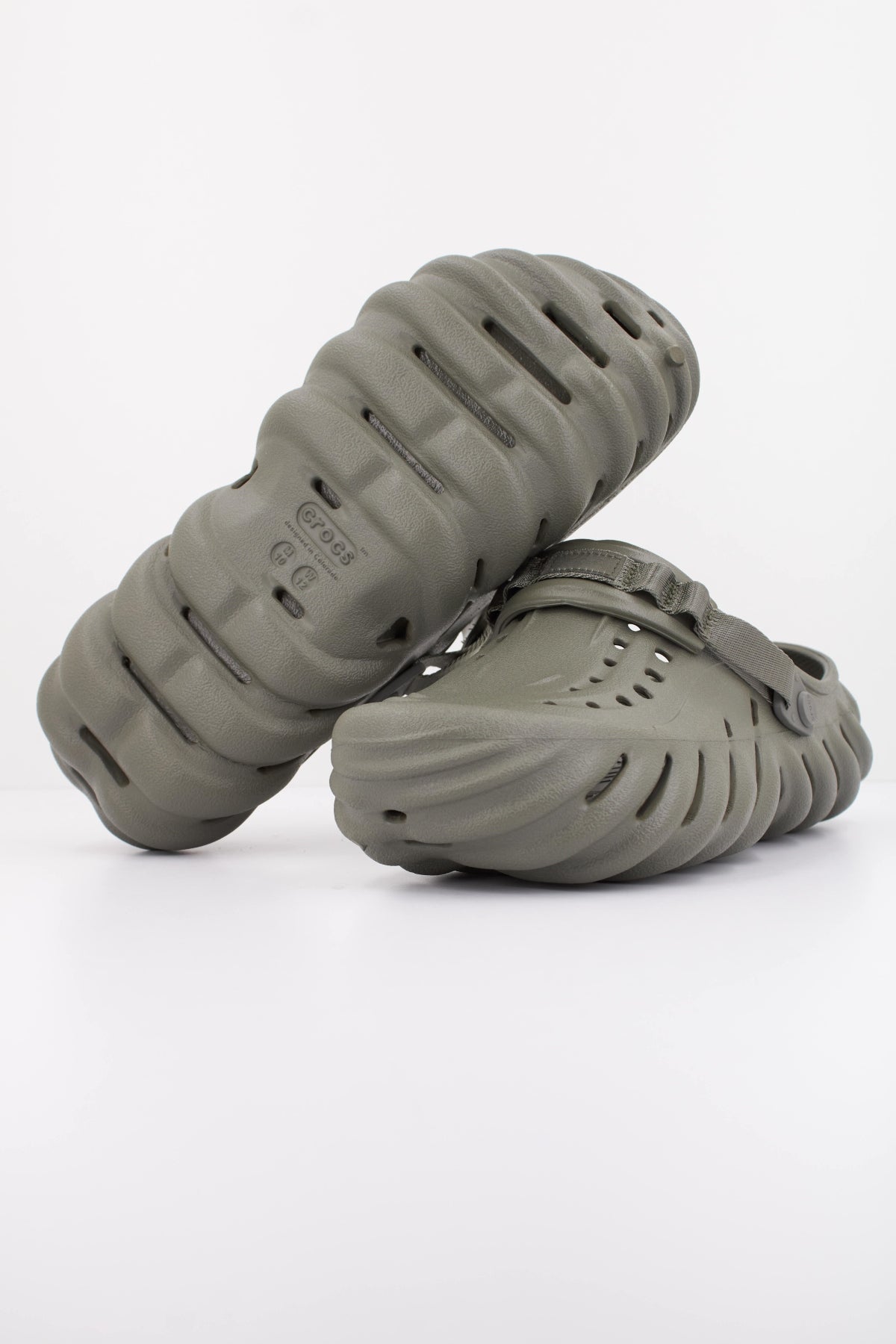 CROCS ECHO U en color VERDE (5)