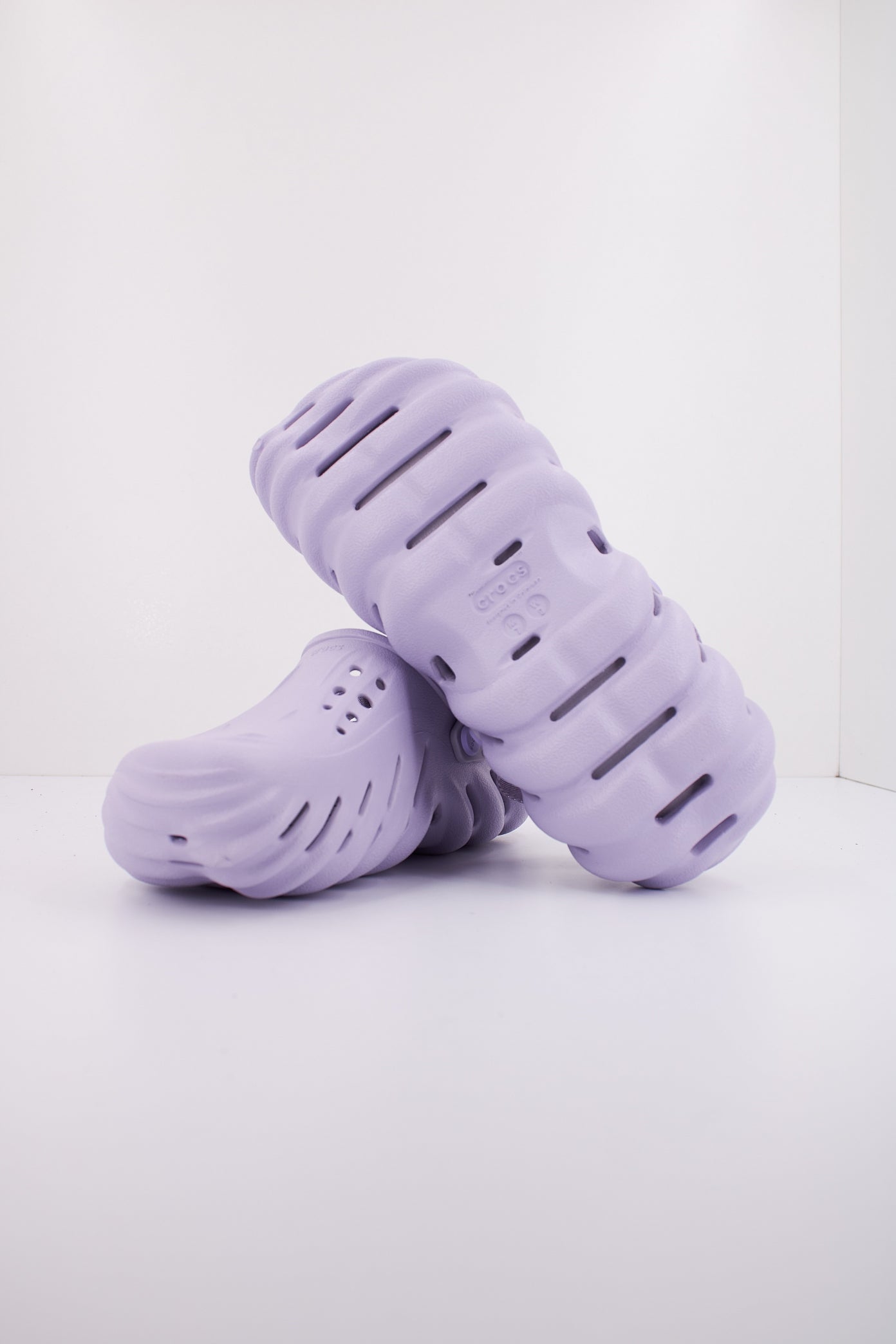 CROCS ECHO CLOG en color VIOLETA (5)