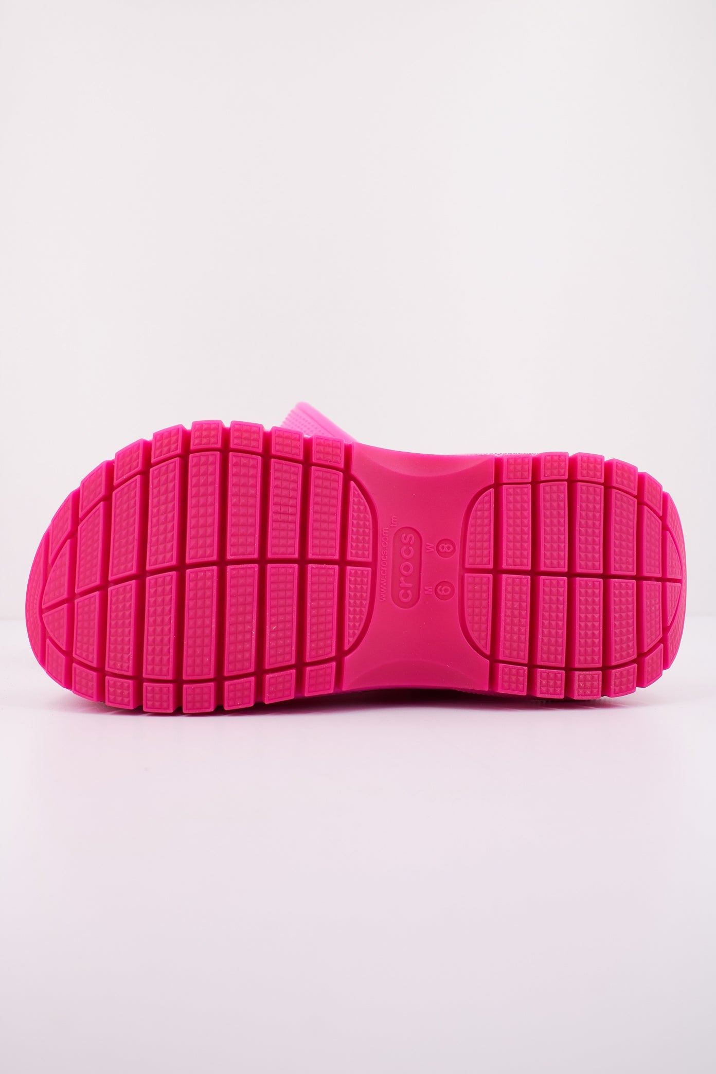 CROCS CLASSIC MEGA CRUSH CLOG en color ROSA (4)