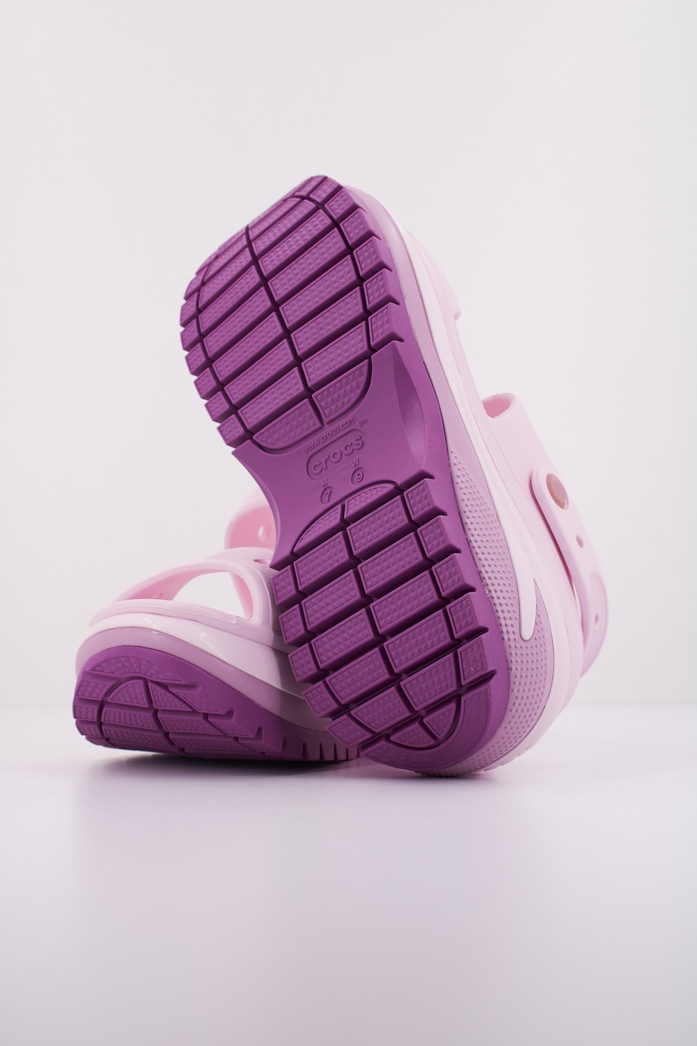 CROCS CLASSIC MEGA CRUSH SANDAL en color ROSA (5)