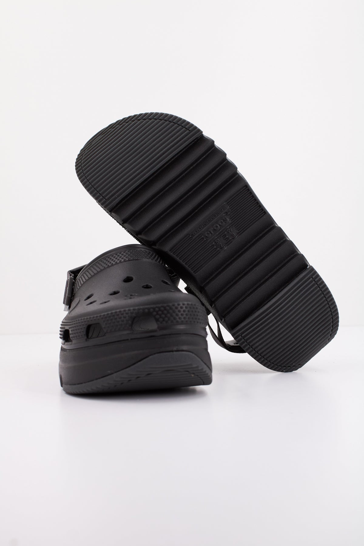 CROCS CLS HIKER XSCAPE CLG en color NEGRO (4)