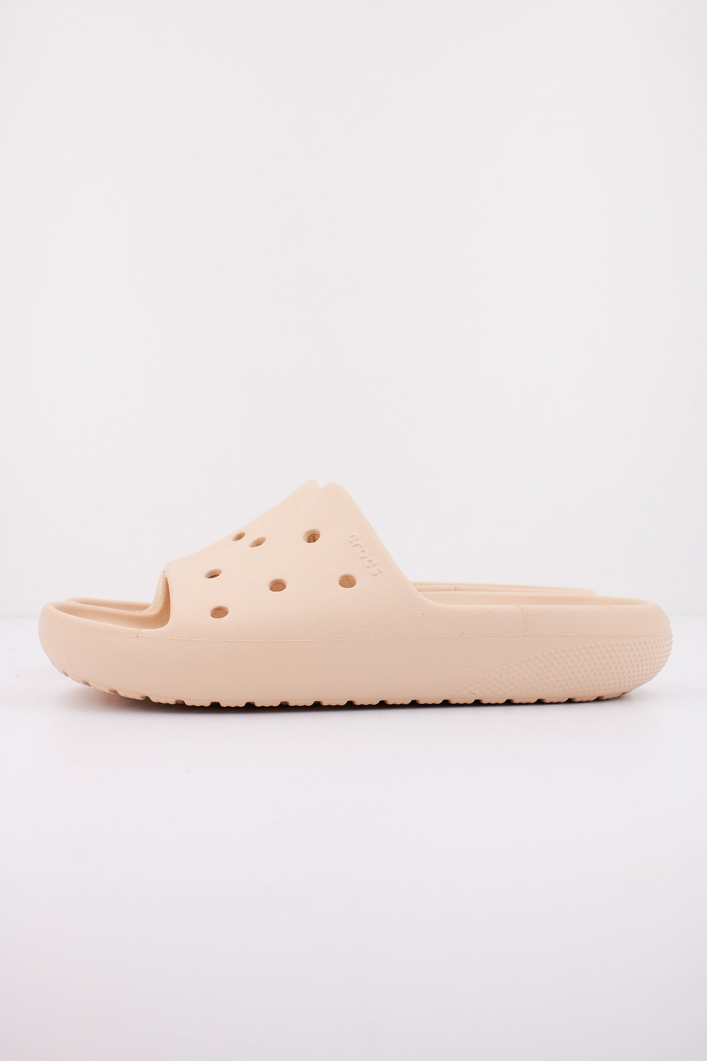 CROCS CLASSIC SLIDE V en color BEIS (1)