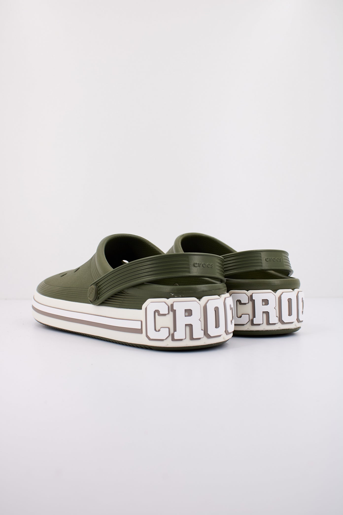 CROCS OFF COURT LOGO CLOG en color VERDE (3)