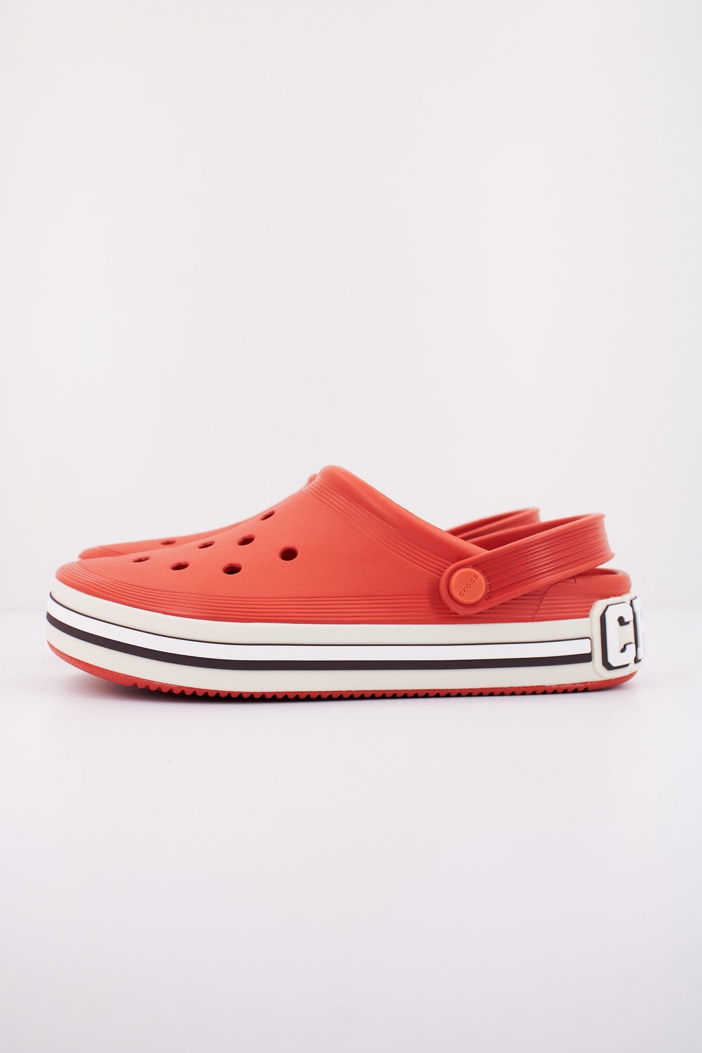 CROCS OFF COURT LOGO CLOG en color ROJO (1)