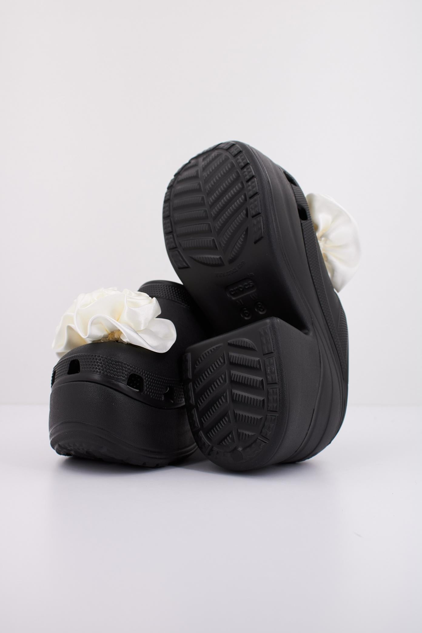 CROCS SIREN ROSETTE CLOG U en color NEGRO (5)