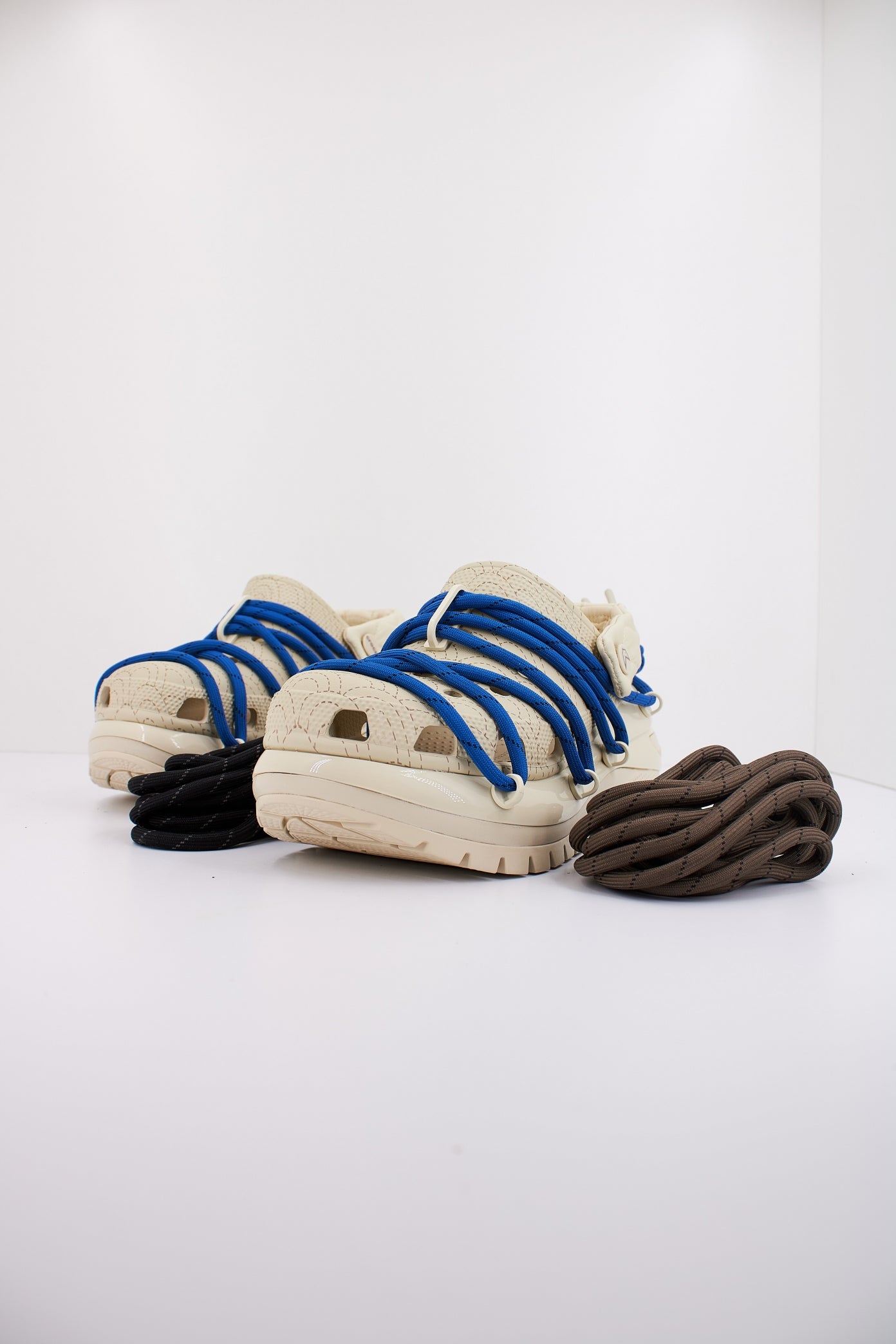 CROCS RAUW AXCROCS en color BEIS (2)