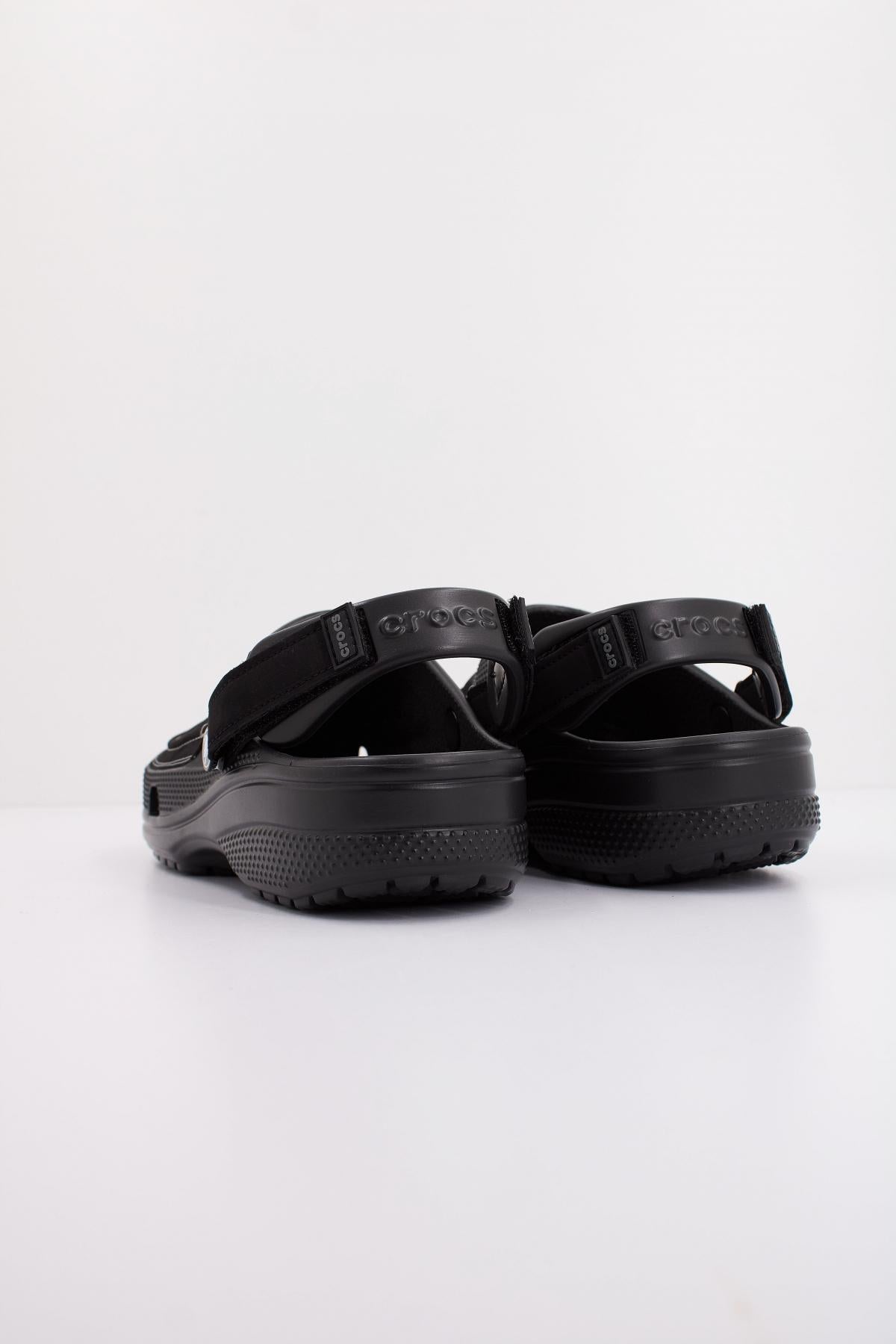CROCS YUKON VISTA II LR CLOG M en color NEGRO (4)