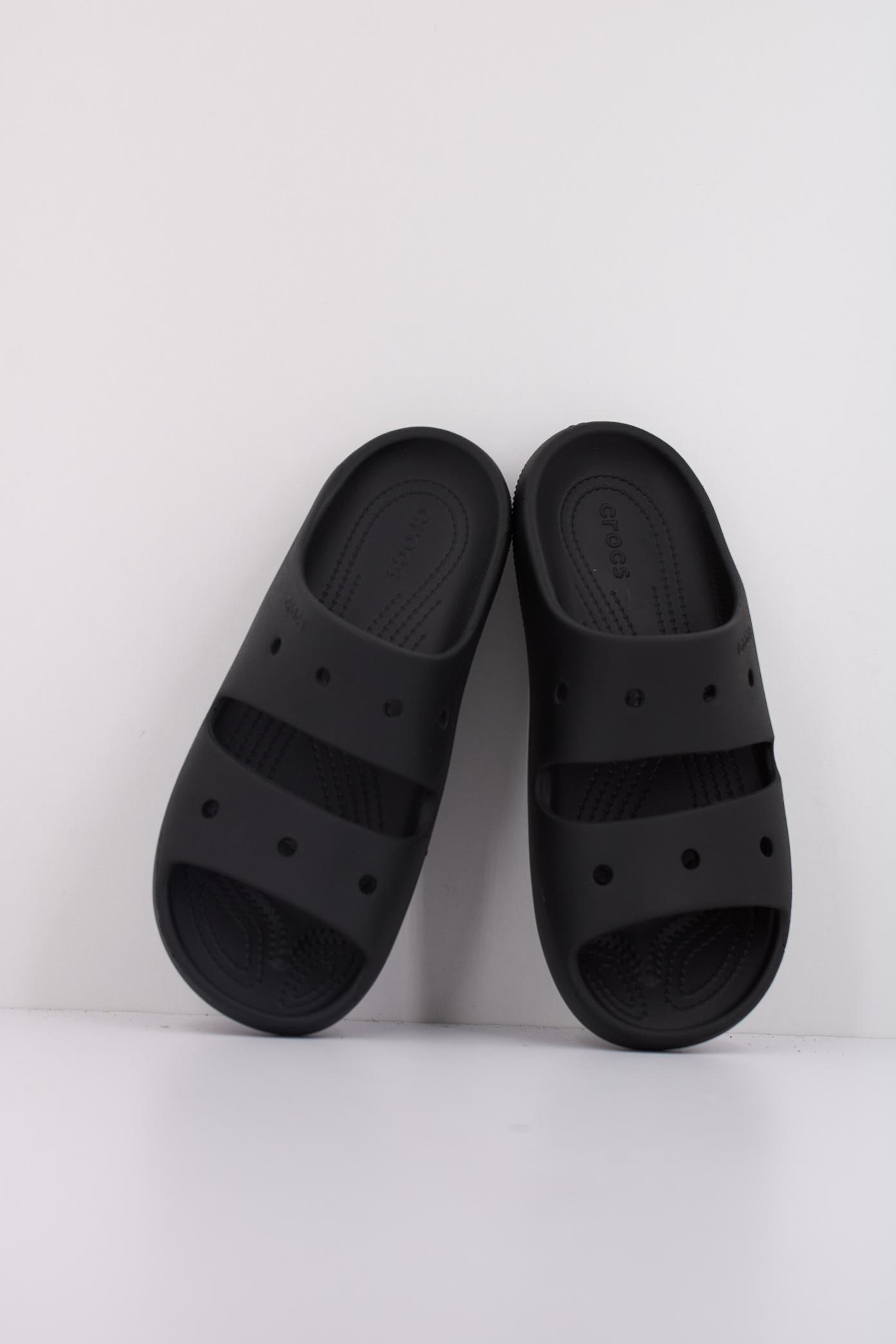 CROCS CLASSIC SANDAL V en color NEGRO (3)