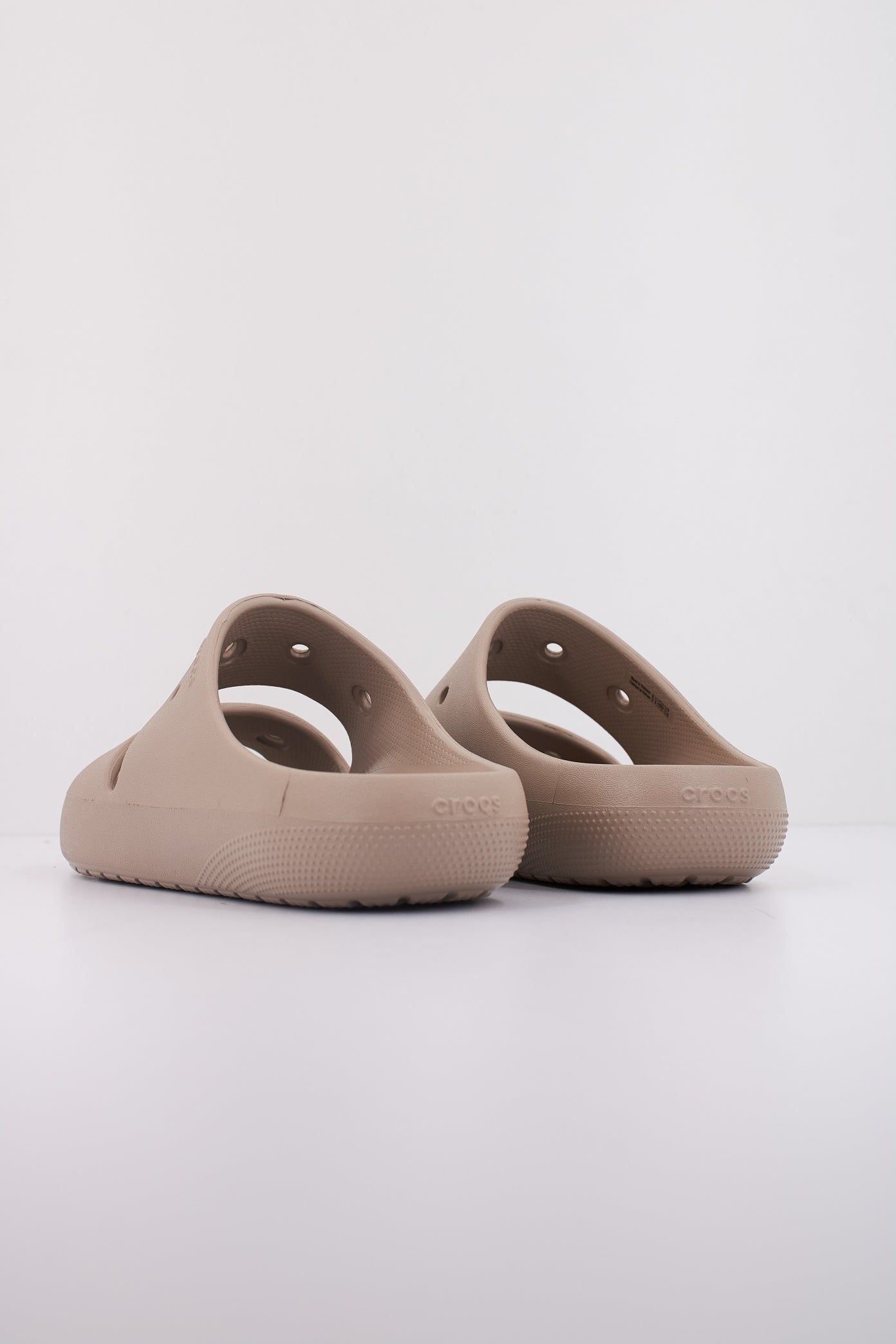 CROCS CLASSIC SANDAL V en color MARRON CLARO (4)