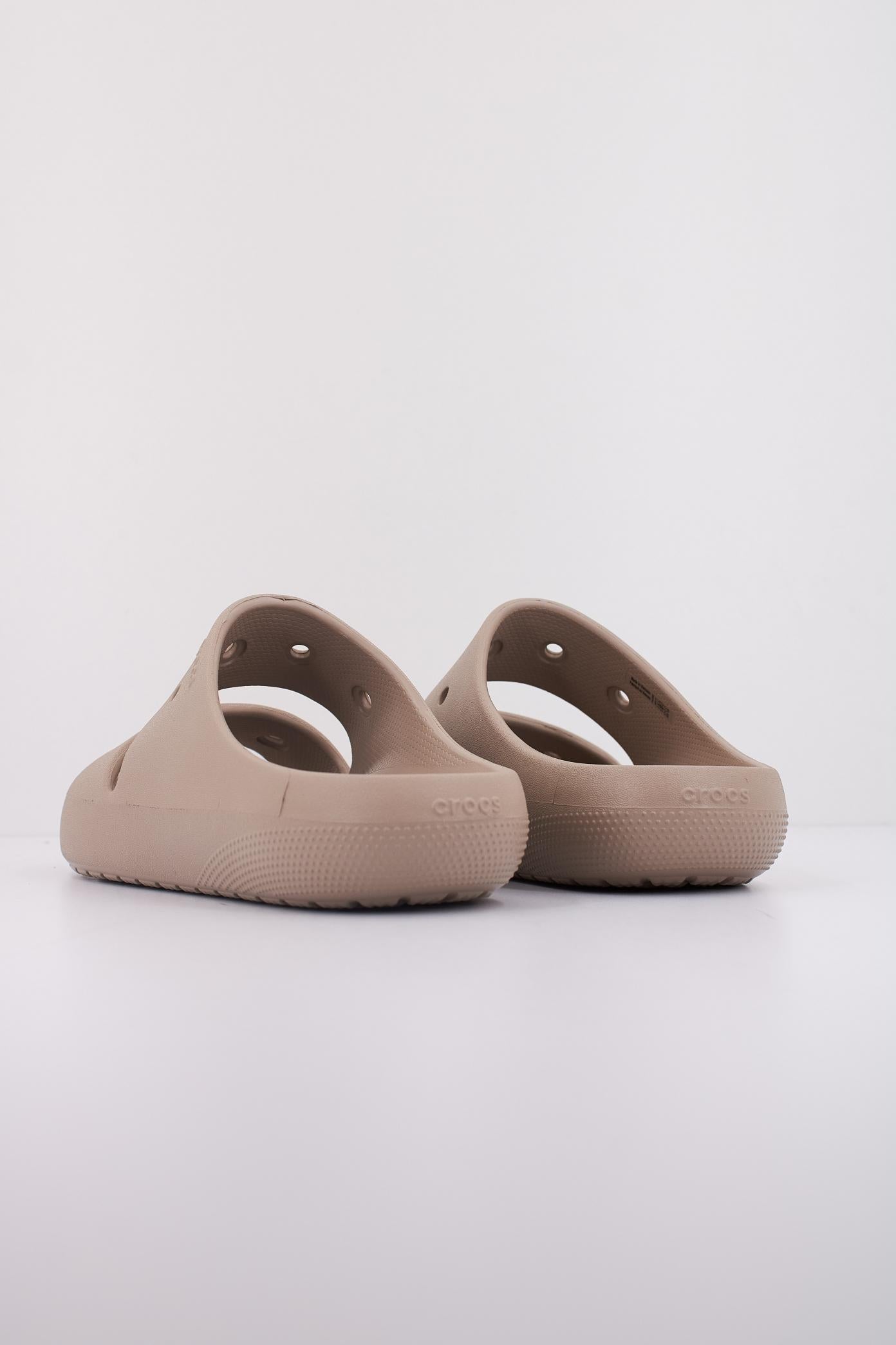 CROCS CLASSIC SANDAL V en color MARRON CLARO (4)