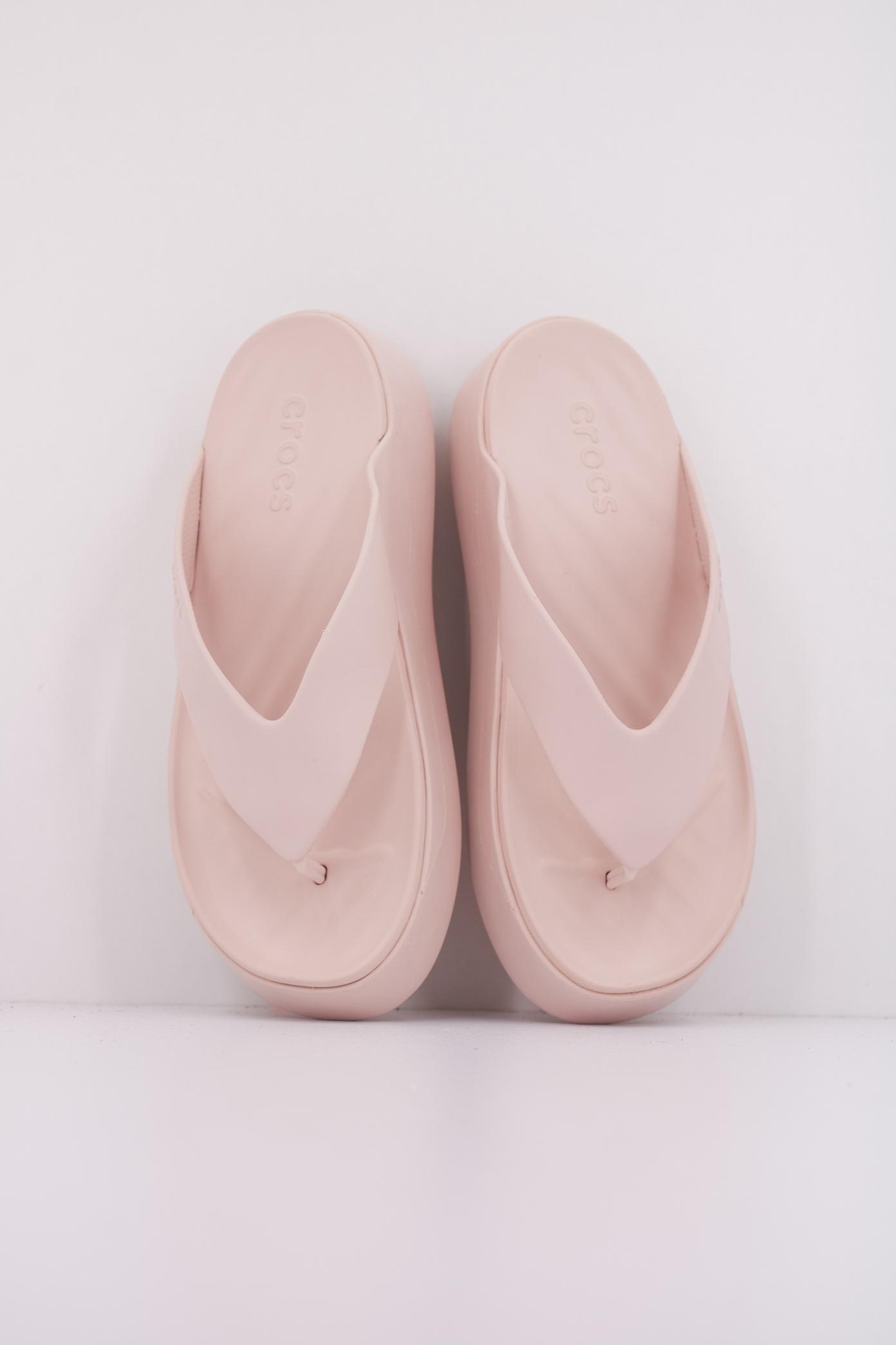 CROCS GETAWAY PLATFORM FLIP en color ROSA (3)