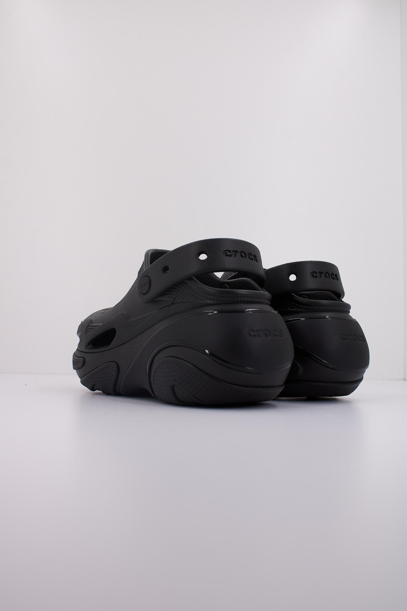 CROCS BUBBLE CRUSH CLOG U en color NEGRO (4)