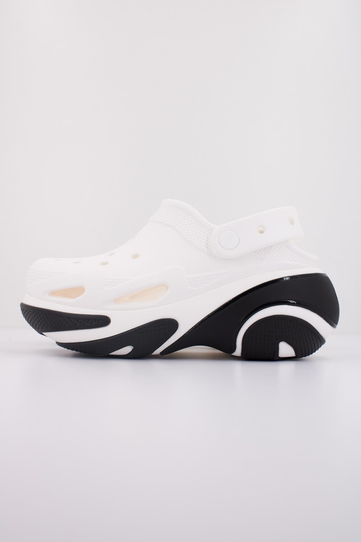 CROCS BUBBLE CRUSH CLOG U en color BLANCO (1)