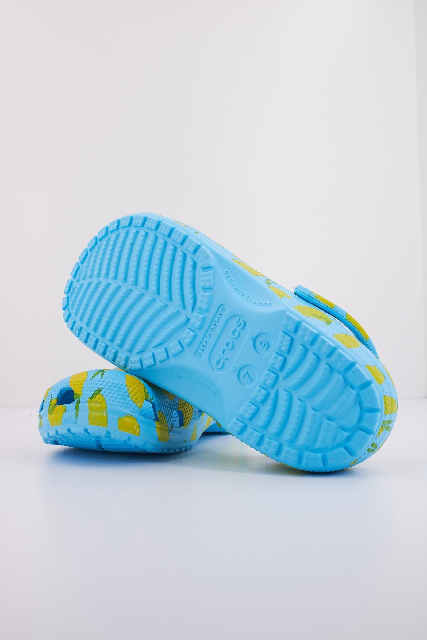 CROCS CLASSIC FRESH FRUITS CLOG U en color AZUL (5)
