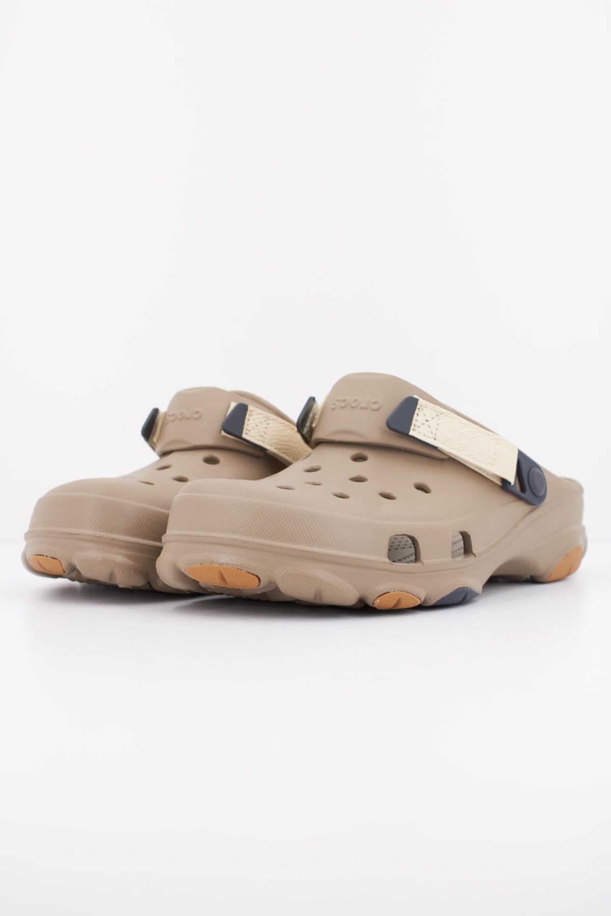 CROCS ALL-TERRAIN CLASSIC en color VERDE (2)