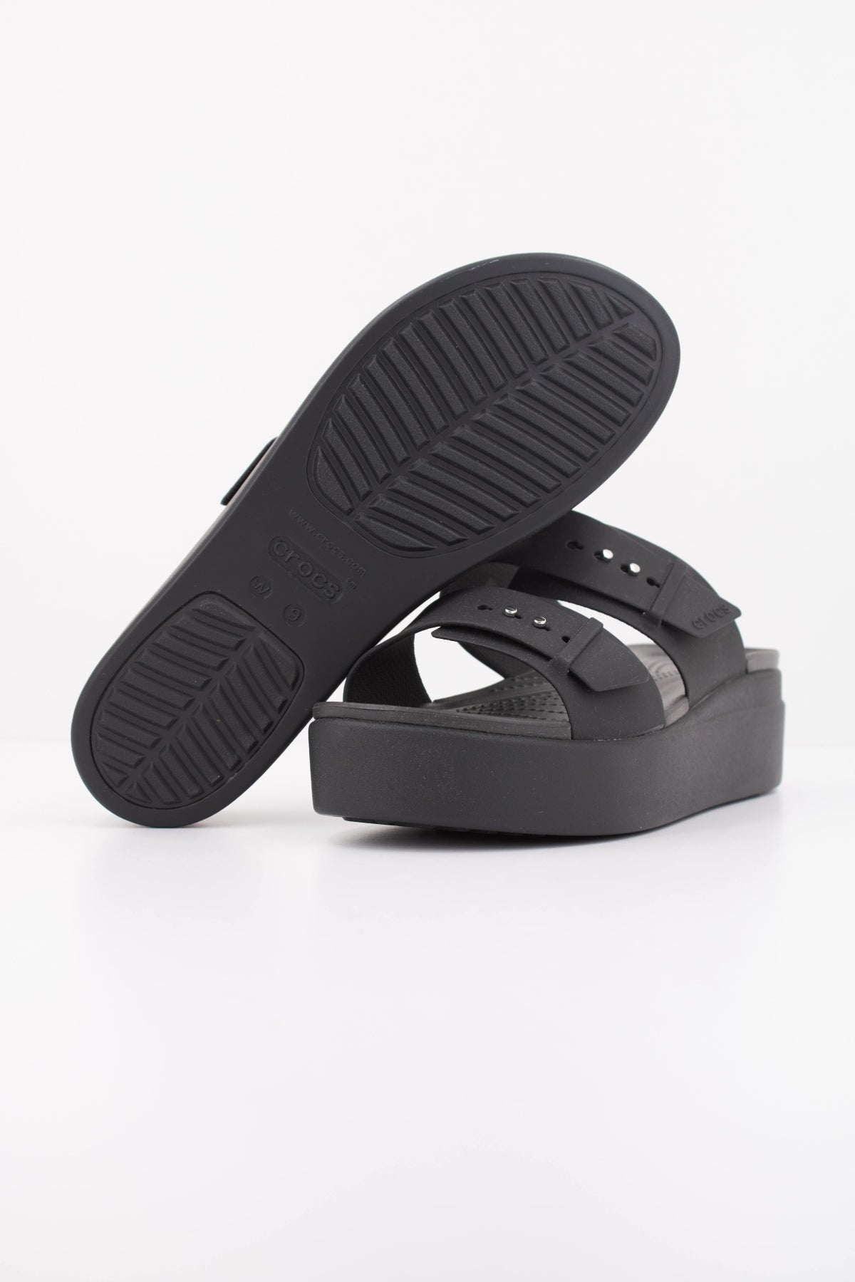 CROCS BROOKLYN W en color NEGRO (5)