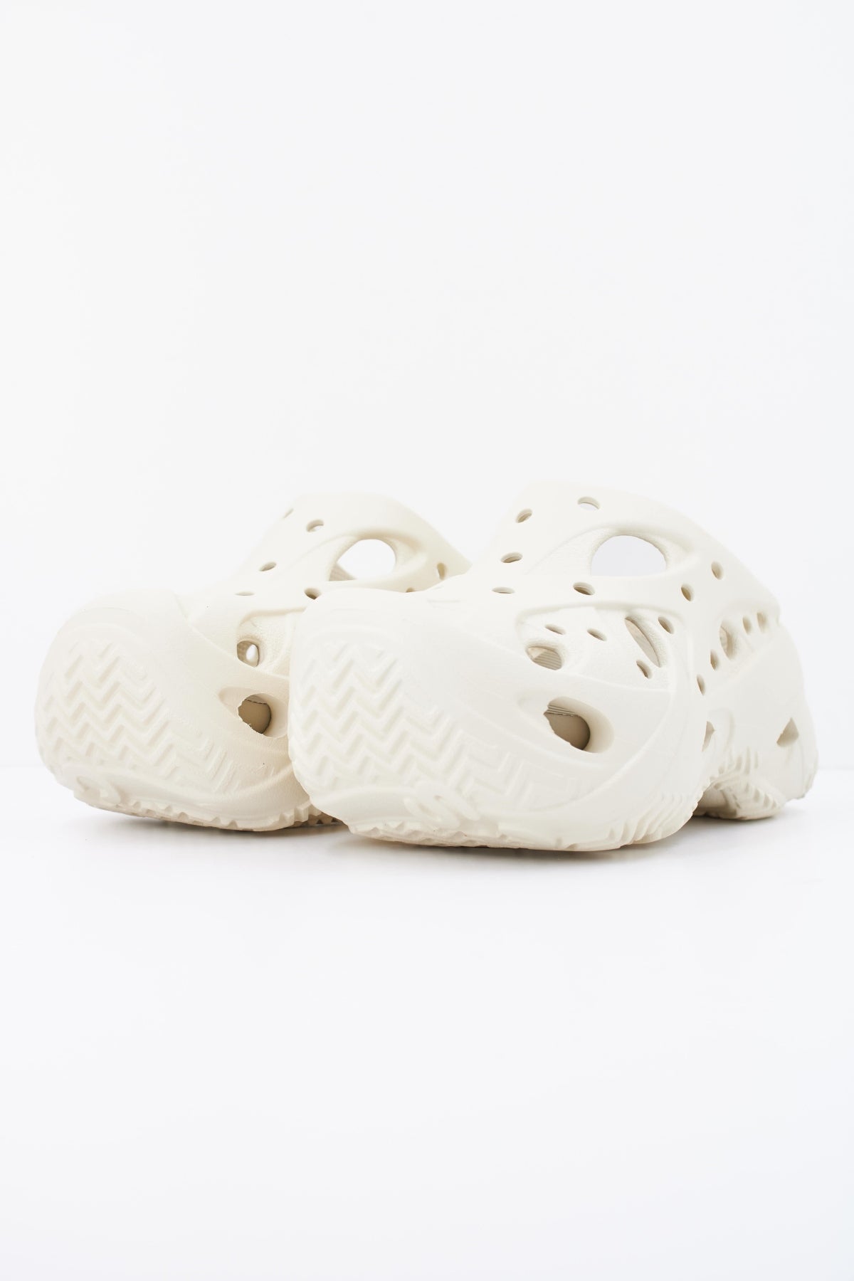 CROCS C en color BEIS (2)