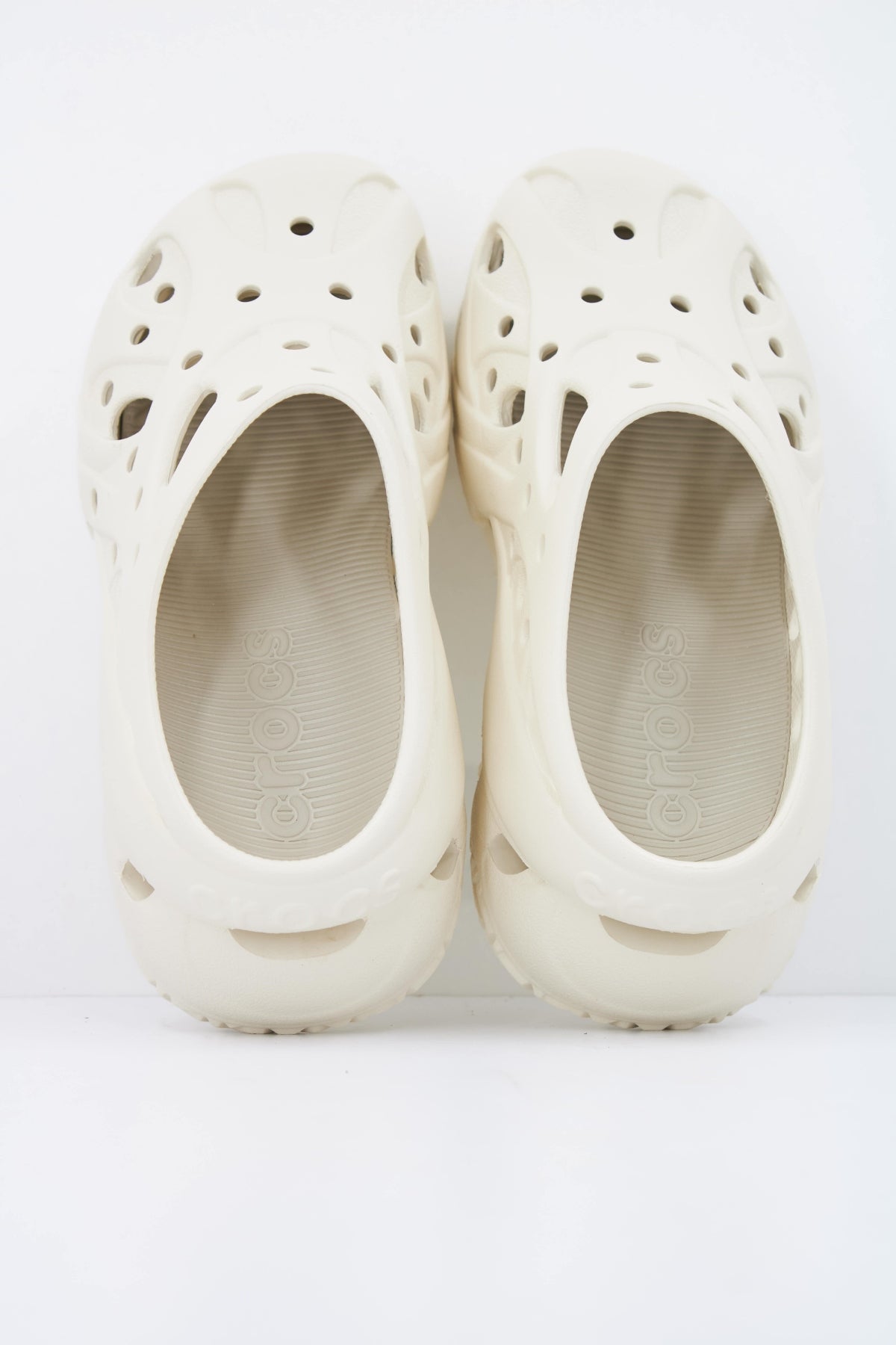 CROCS C en color BEIS (3)