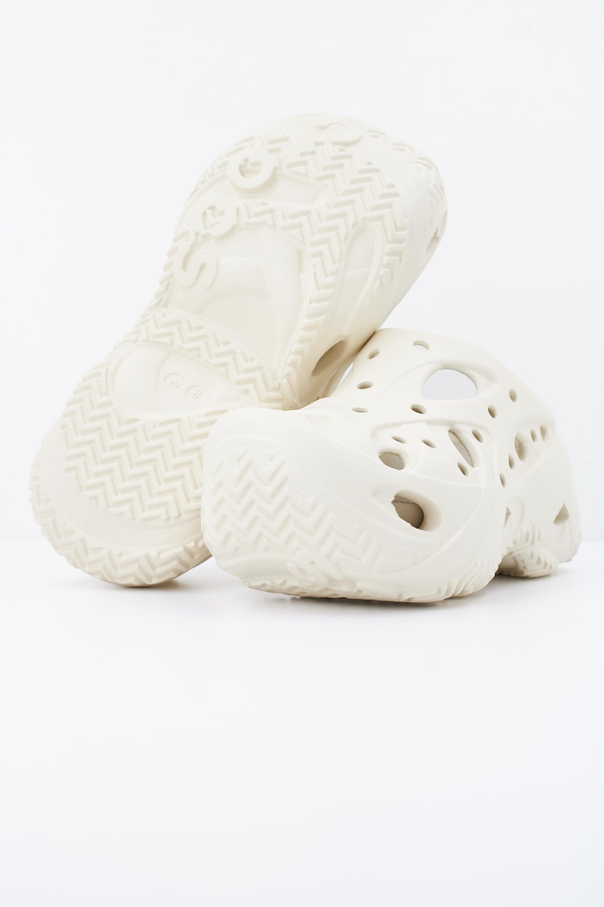 CROCS C en color BEIS (5)