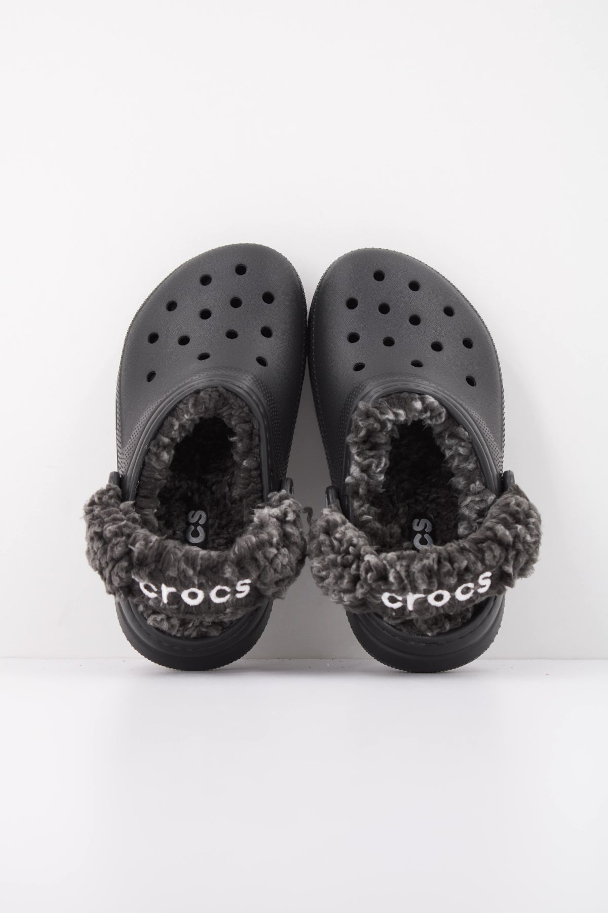 CROCS C CLASSIC FLEECE LINED en color NEGRO (3)