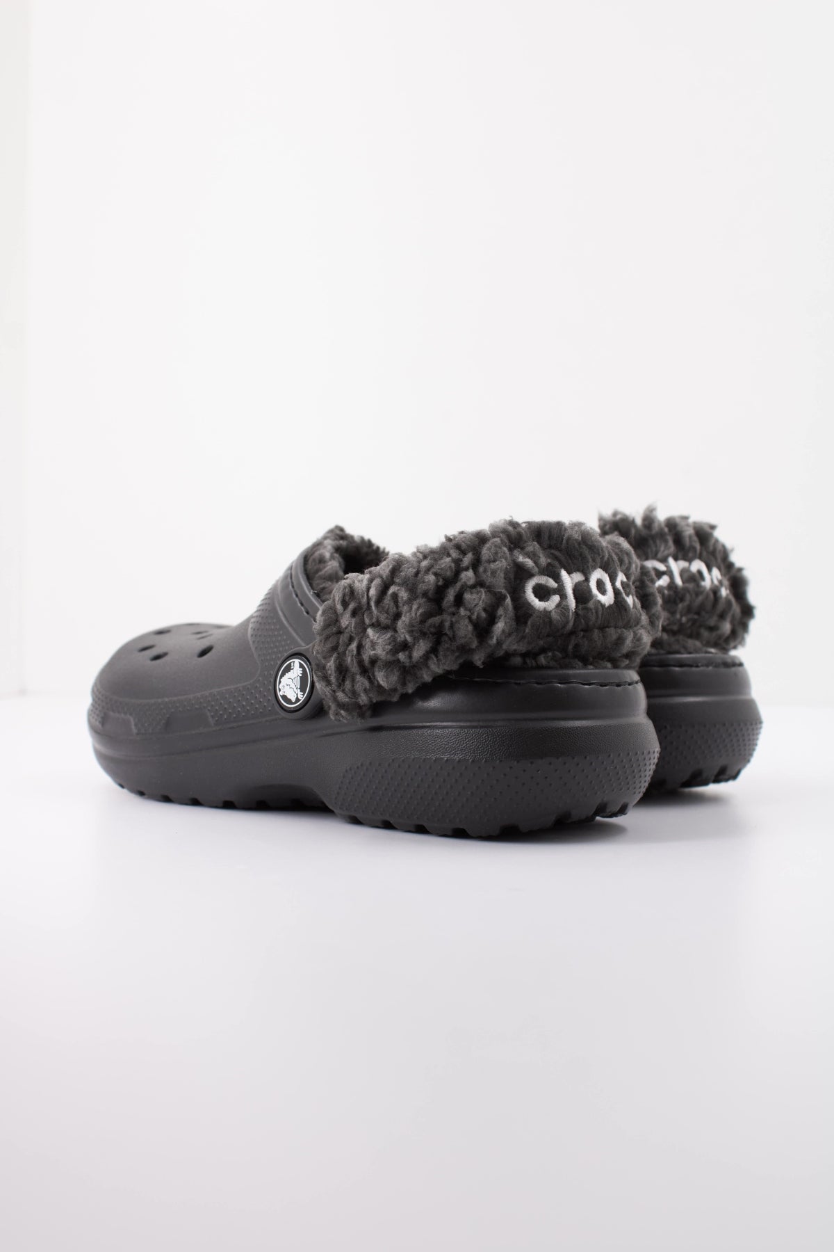 CROCS C CLASSIC FLEECE LINED en color NEGRO (4)