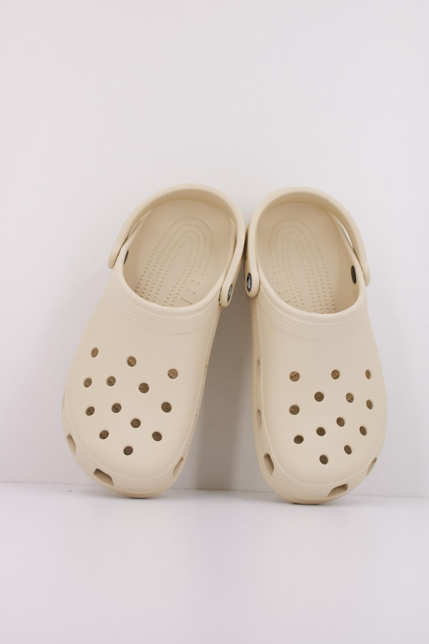 CROCS C CLASSIC U en color BEIS (3)