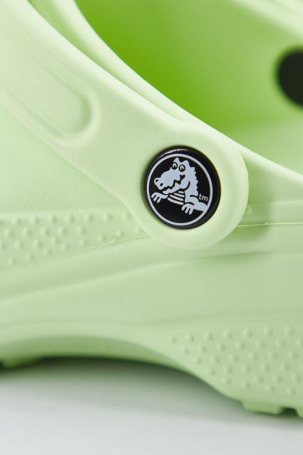 CROCS C CLASSIC U en color VERDE (4)