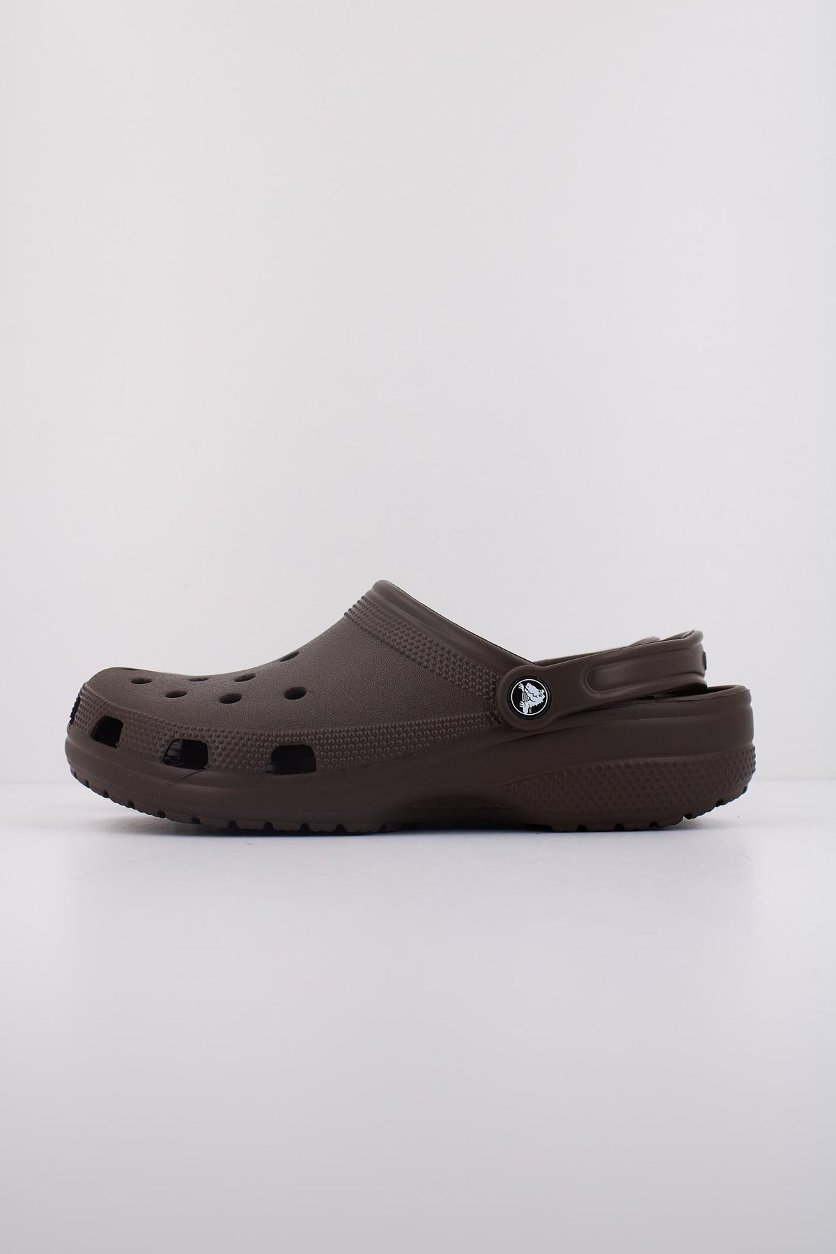 CROCS C CLASSIC U en color MARRON (1)